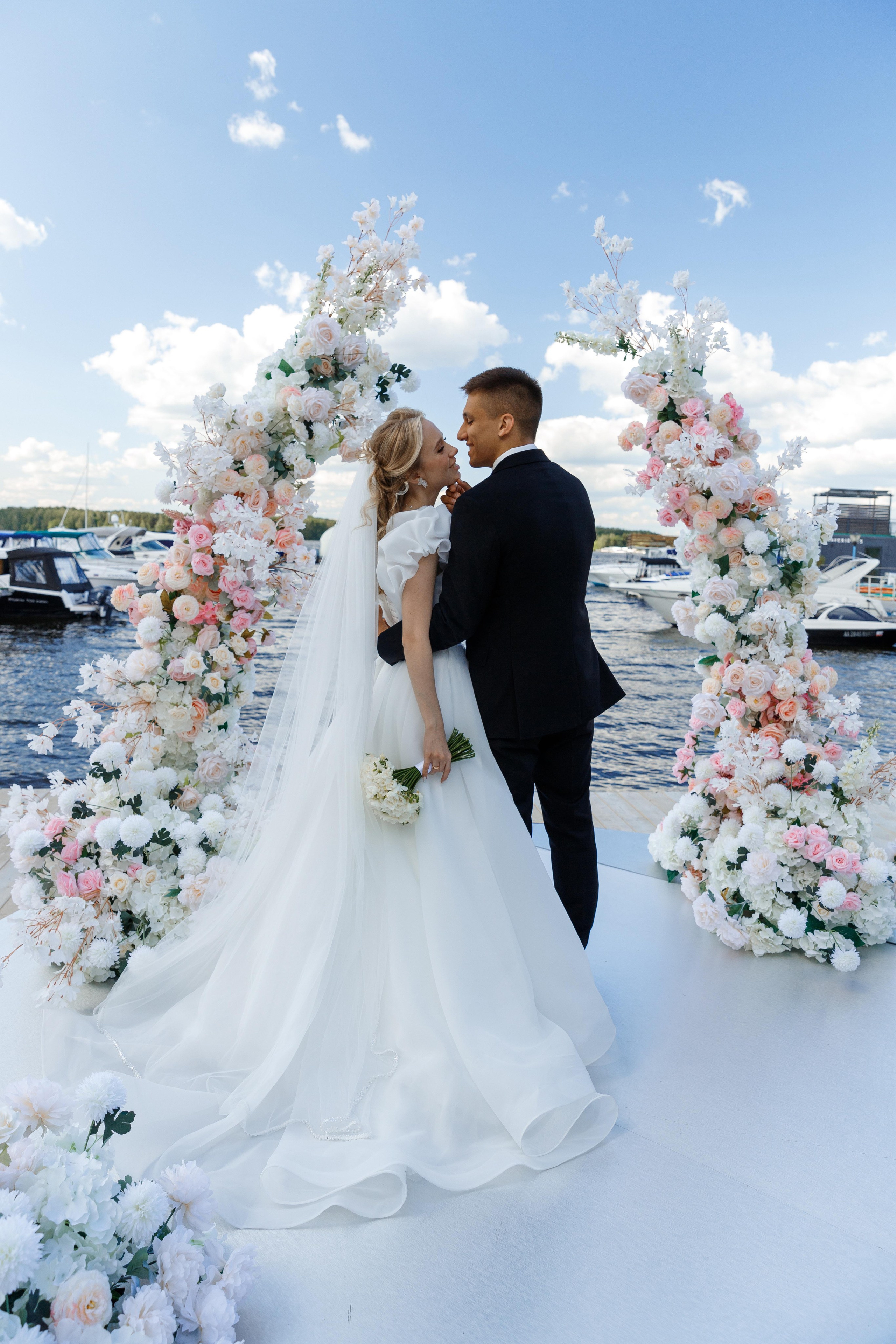 Фотосъемка свадьбы в загородном клубе Портофино. Фотограф Александра Сыщенко