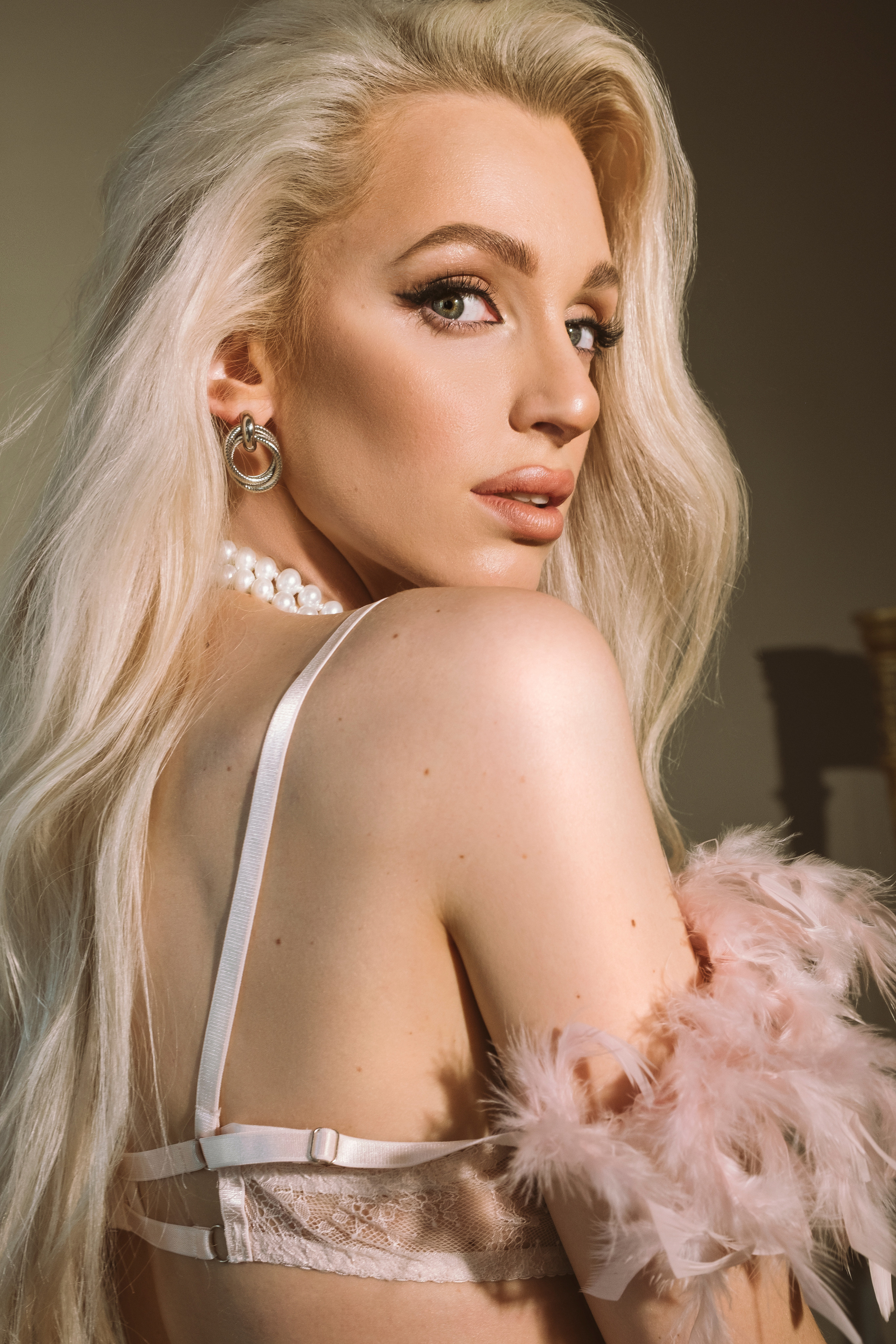 Цены. Портретная и Fashion фотосъемка в Москве КРИС KISS. Лукбуки и каталоги