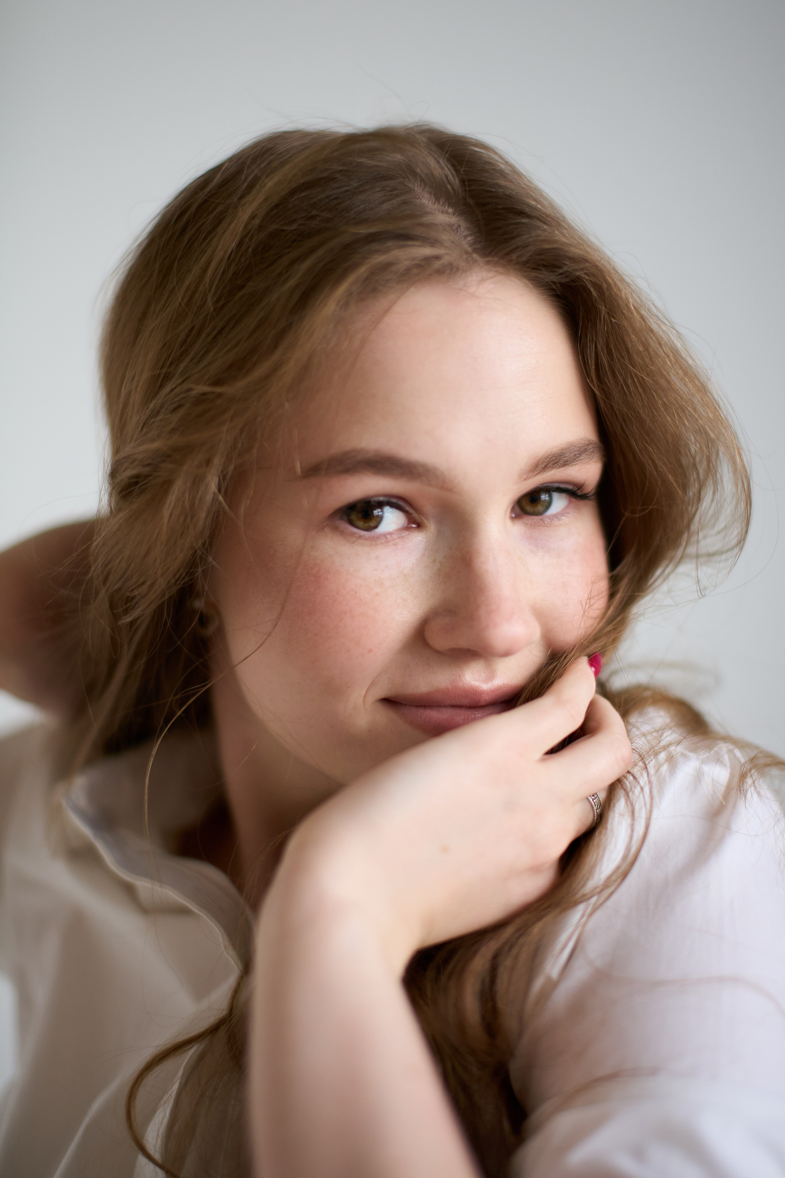 Индивидуальная женская фотосессия в фотостудии для Марины. Репортажный и женский фотограф в Новосибирске