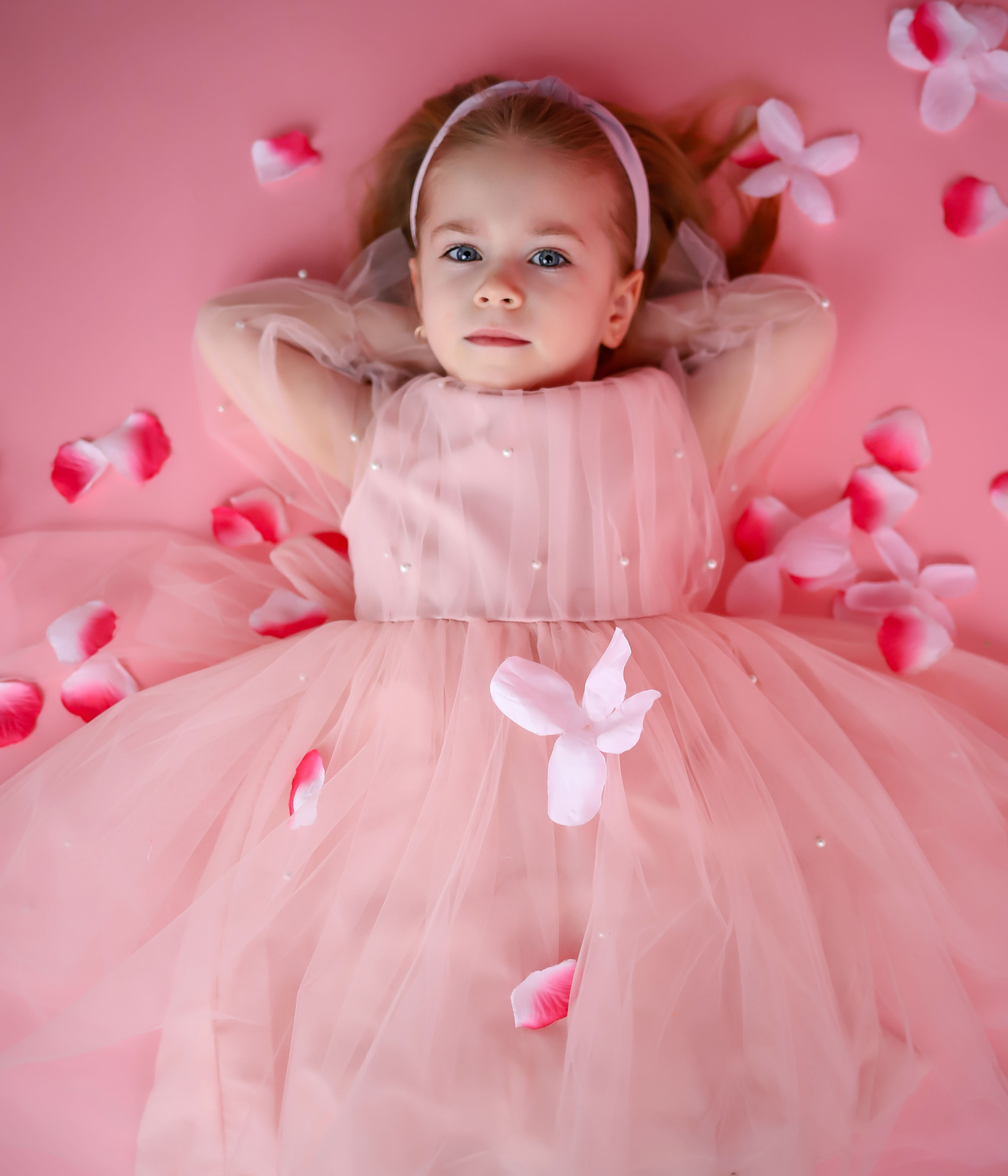 Весенняя фотосессия. Фотостудия во Всеволожске. Подходит для всех творческих проектов