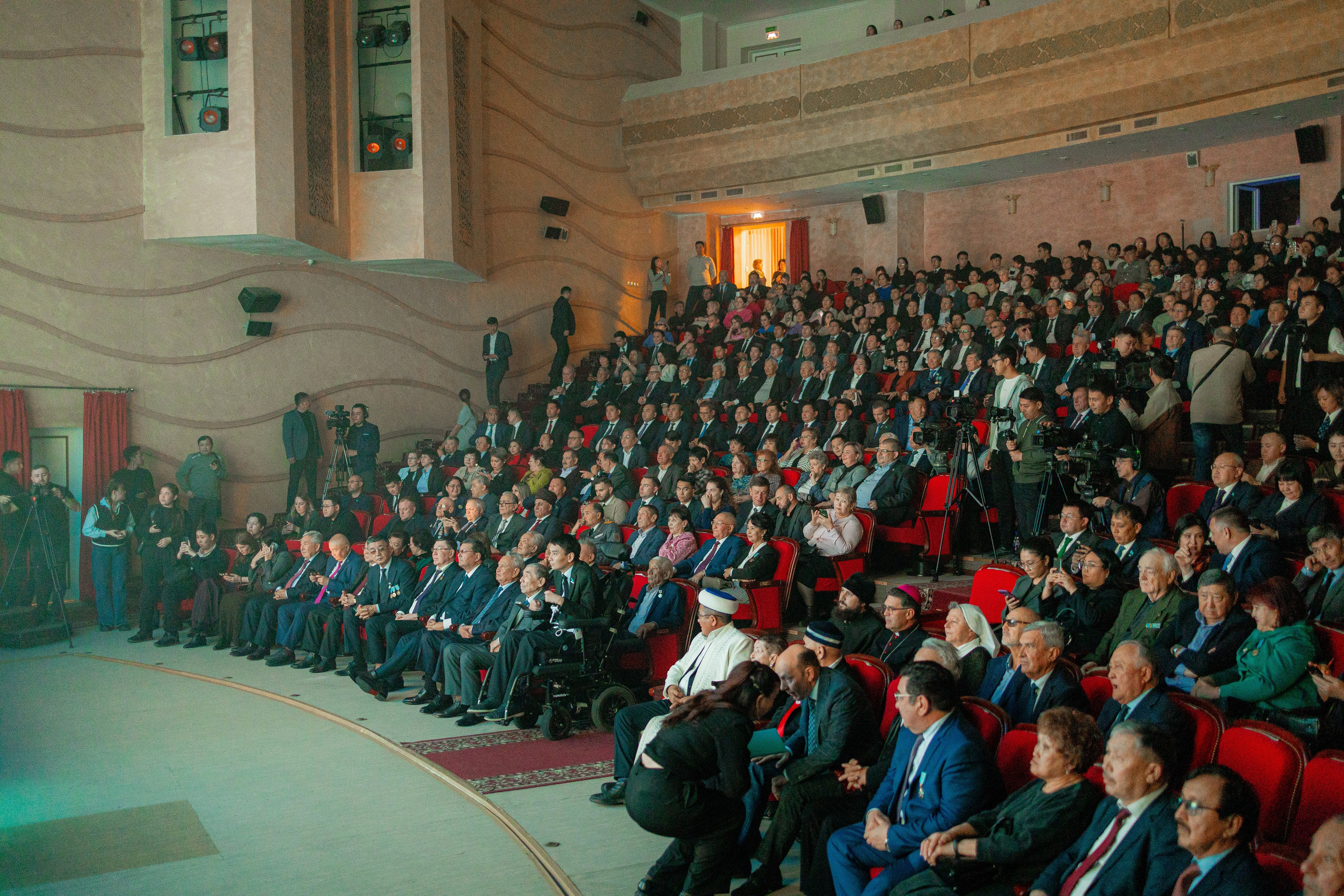 Студийный фотограф в Караганде Алексей Баранов. Фотограф Алексей Баранов. Фотостудия Flash. Семейные фотосессии в Караганде. Индивидуальные фотосессии, детские фотосессии, парные фотосессии в Караганде. Интерьерная фотосессия в Караганде. Семейный фотограф Алексей Баранов. Детский фотограф Алексей Баранов. Художественный фотограф Алексей Баранов. Свадебный фотограф Алексей Баранов. Черно-Белая съемка в Караганде. Самые лучшие семейный и детские фотосессии в Караганде. Контент Съемка в Караганде. SMM в Караганде. Контент фотограф Алексей Баранов. Рекламная съемка в караганде. Реклама. Бутики с одеждой. торговля Караганда. рекламное фото мероприятия в караганде. рекламное фото. рекламный фотограф Алексей Баранов. фотограф. Фотограф Караганда. Алексей Баранов. фотосессия. фотосессия в Караганде. Заказать фотографа в караганде. репортажный фотограф в Караганде. фотосъемка мероприятий. банкет. свадьба. юбилей. детское день рождение. годик. фотограф детский в Караганде. Репортажный фотограф в караганде Алексей Баранов.