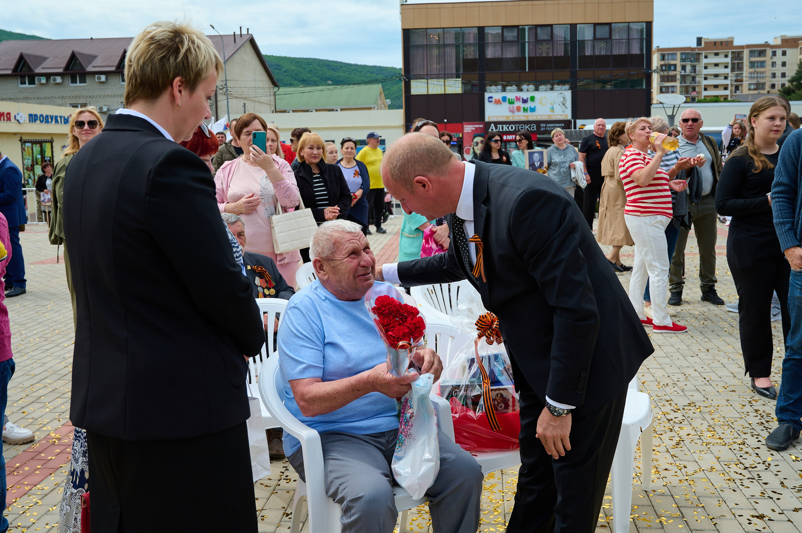 Митинг 9 мая. Жизнь курорта Кабардинка в фотографиях