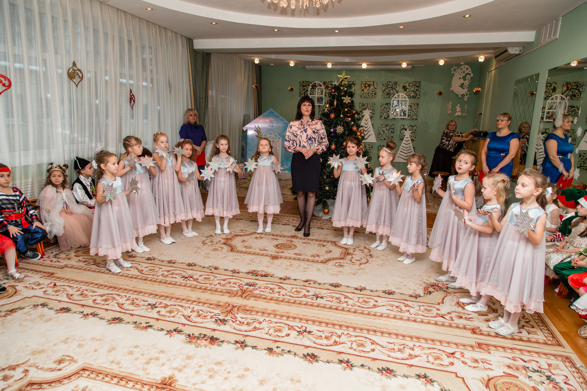 Фотосъемка утренников и выпускных в детском саду. Фотоцентр Перспектива: выпускные альбомы, фотошкола, курсы фотографии