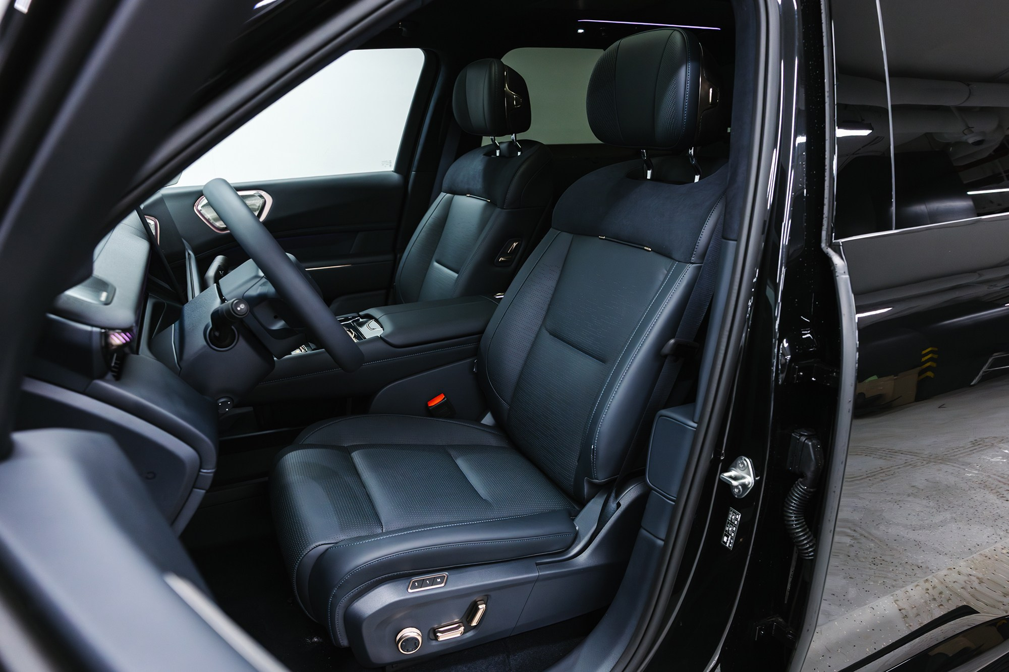 Lynk & Co 900 Ultra 2,0hyb 4WD AT (734 л. с.). Автосалон «Х-Авто»