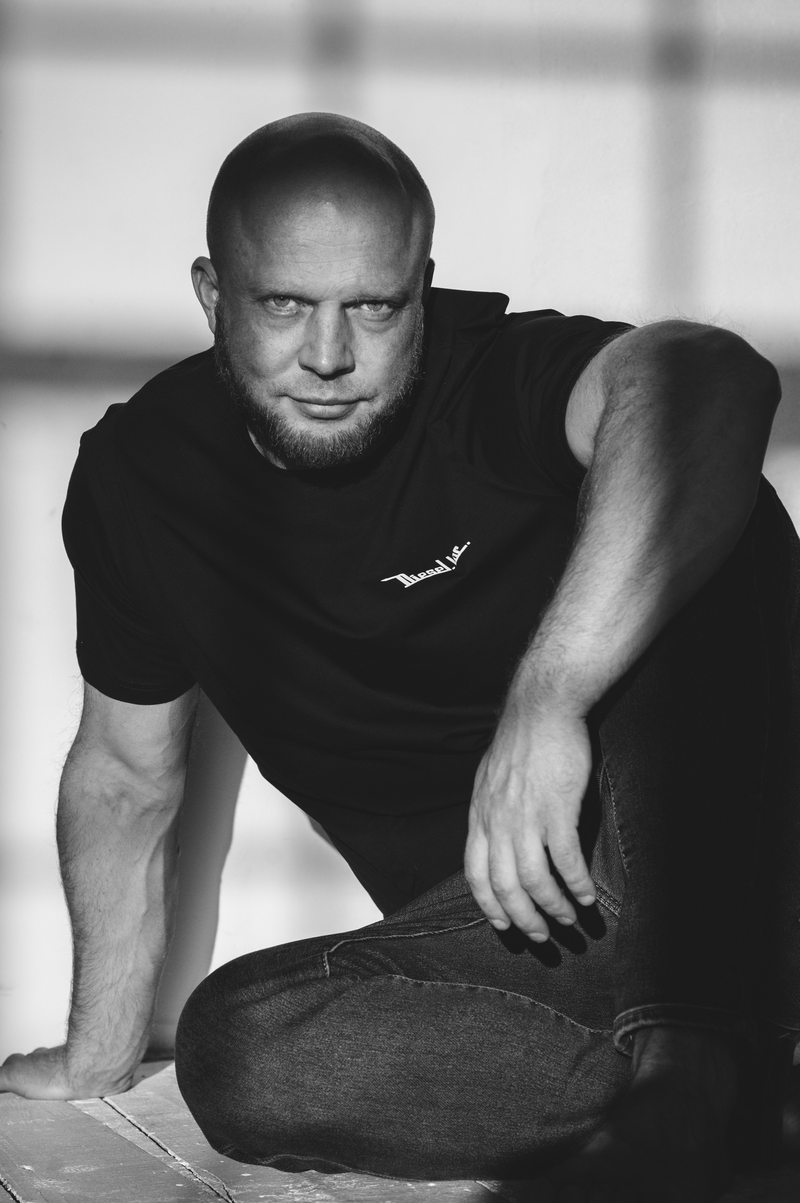 Мужской портрет в студии. Фотограф в Саратове для всей семьи Бечина Диана