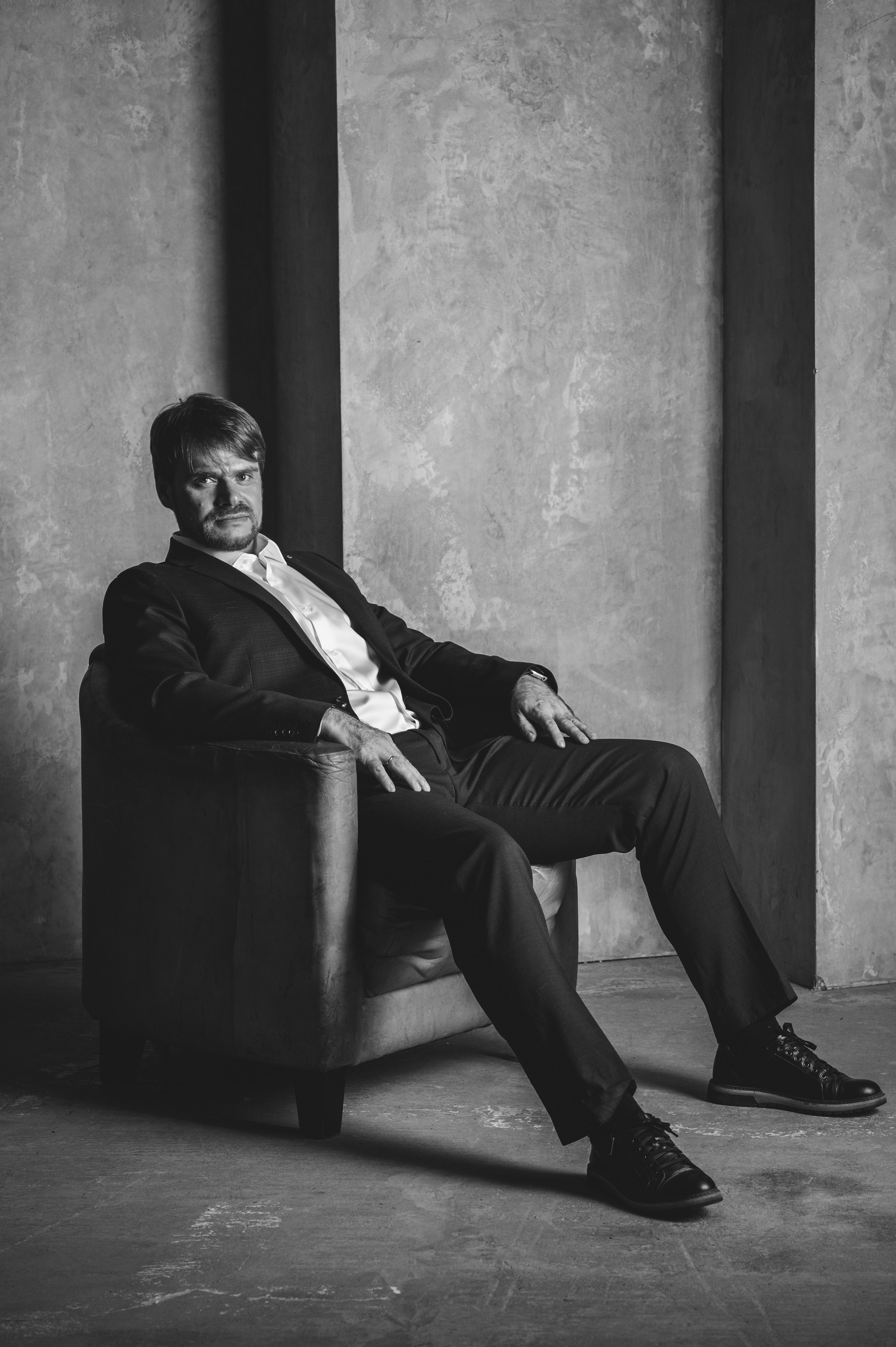 Фотосессия в студии для Евгения. Фотограф в Саратове для всей семьи Бечина Диана