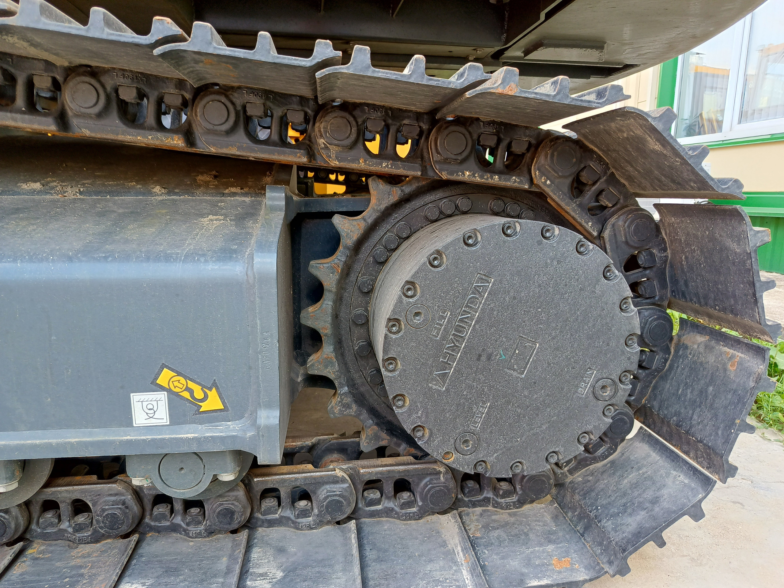 Фото гус. экс. Beezone В250EW. Продажа и обслуживание грузовой техники и спецтехники в г. Новосибирск компания СТИ