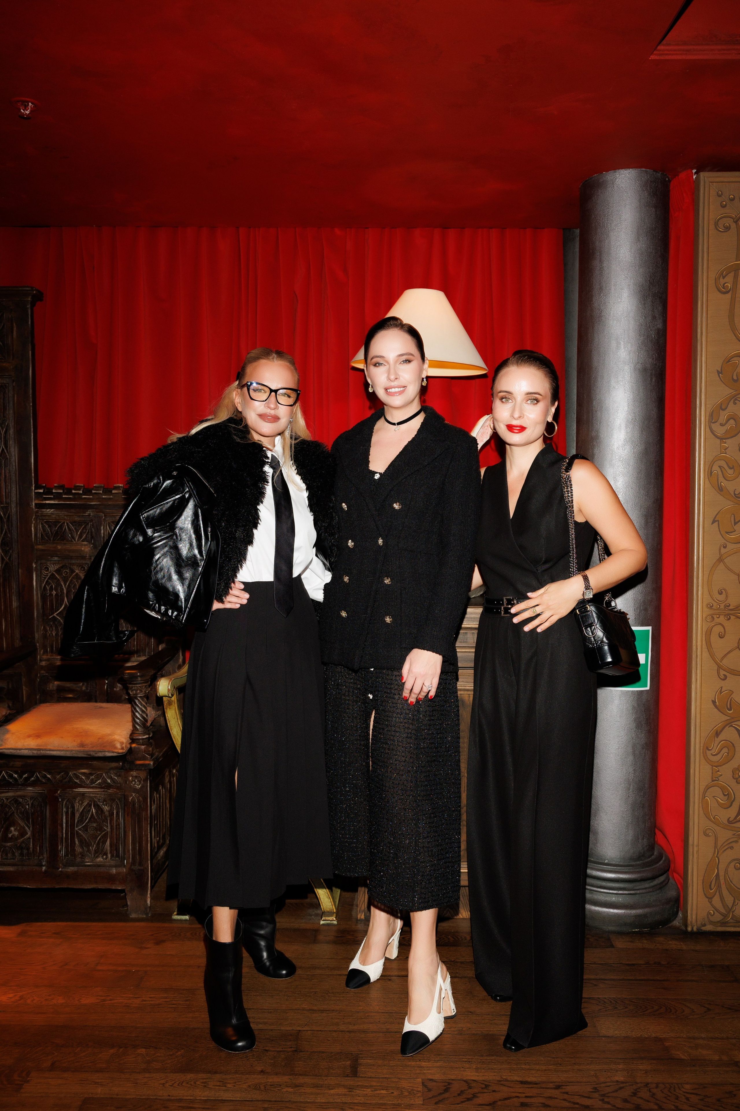 Виктория Шелягова, Ирина Зарькова и Мария Моргун на Дне Рождения ресторана «White Rabbit» Белый Кролик