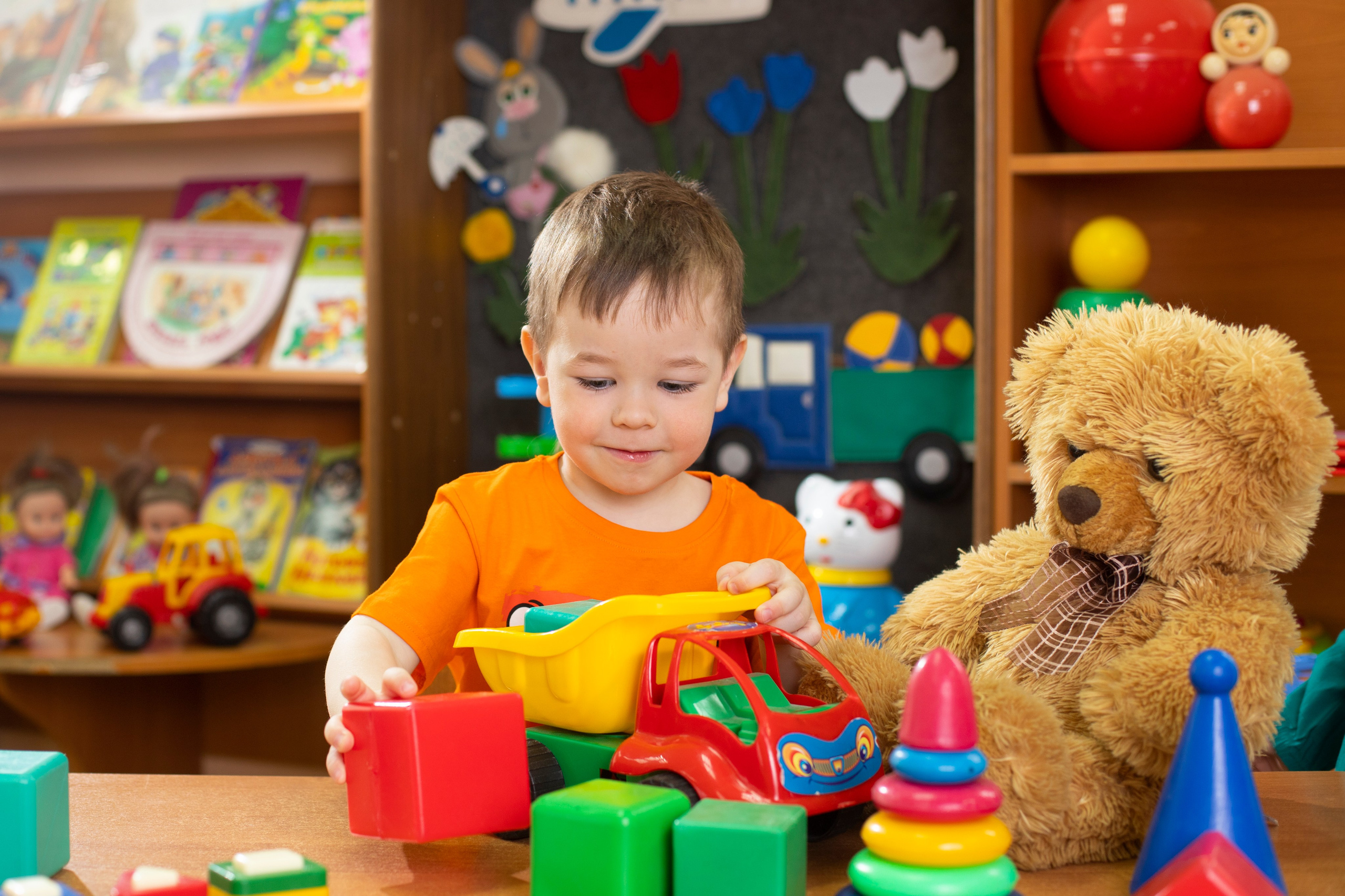 Один день в детском саду. ВЫПУСКНЫЕ АЛЬБОМЫ для детского сада и школы Санкт-Петербург и Лен. область
