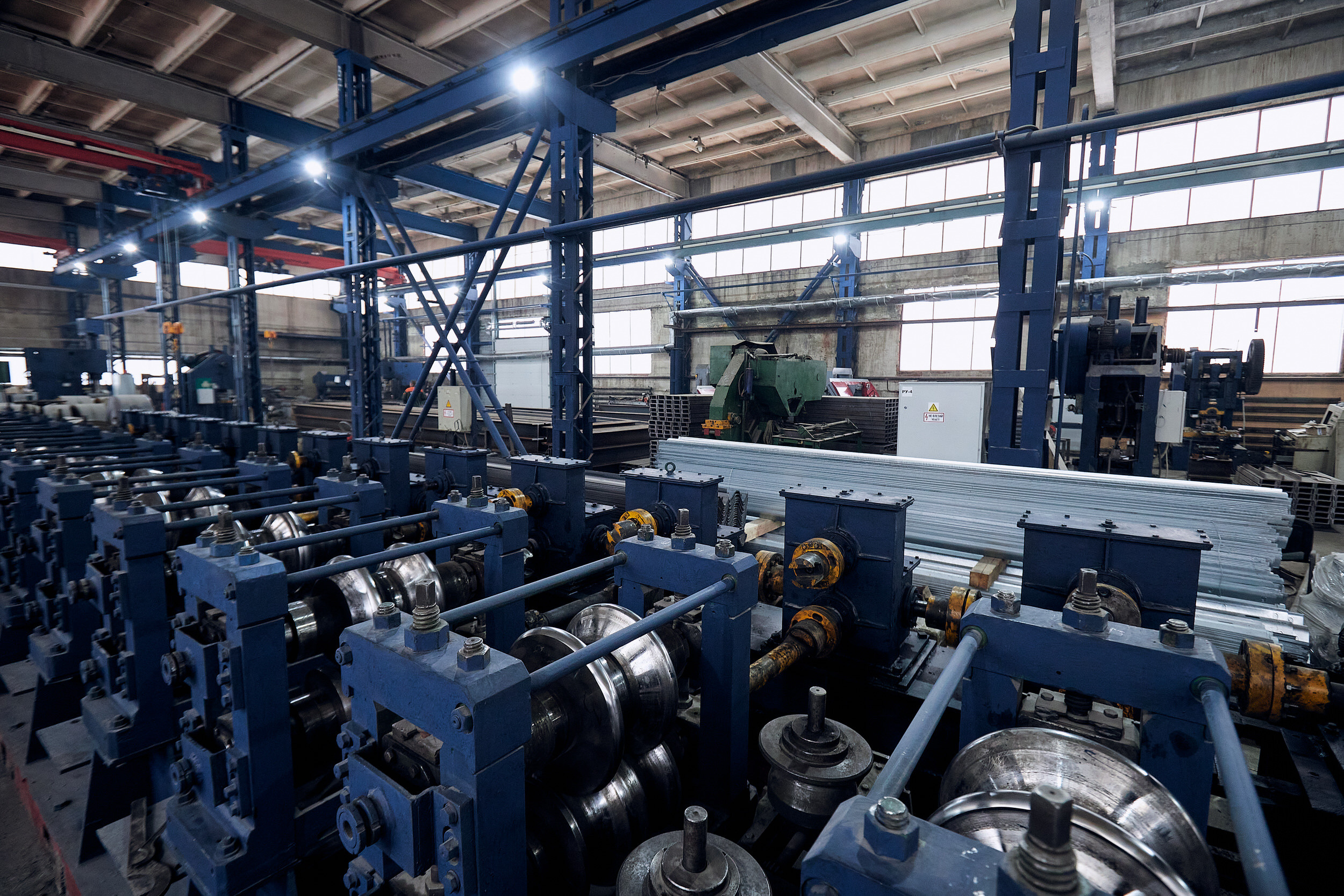 Съемка с производства металлоконструкций для дорожной и энергетической отрасли. Контент для бизнеса в Екатеринбурге Полдень Медиа