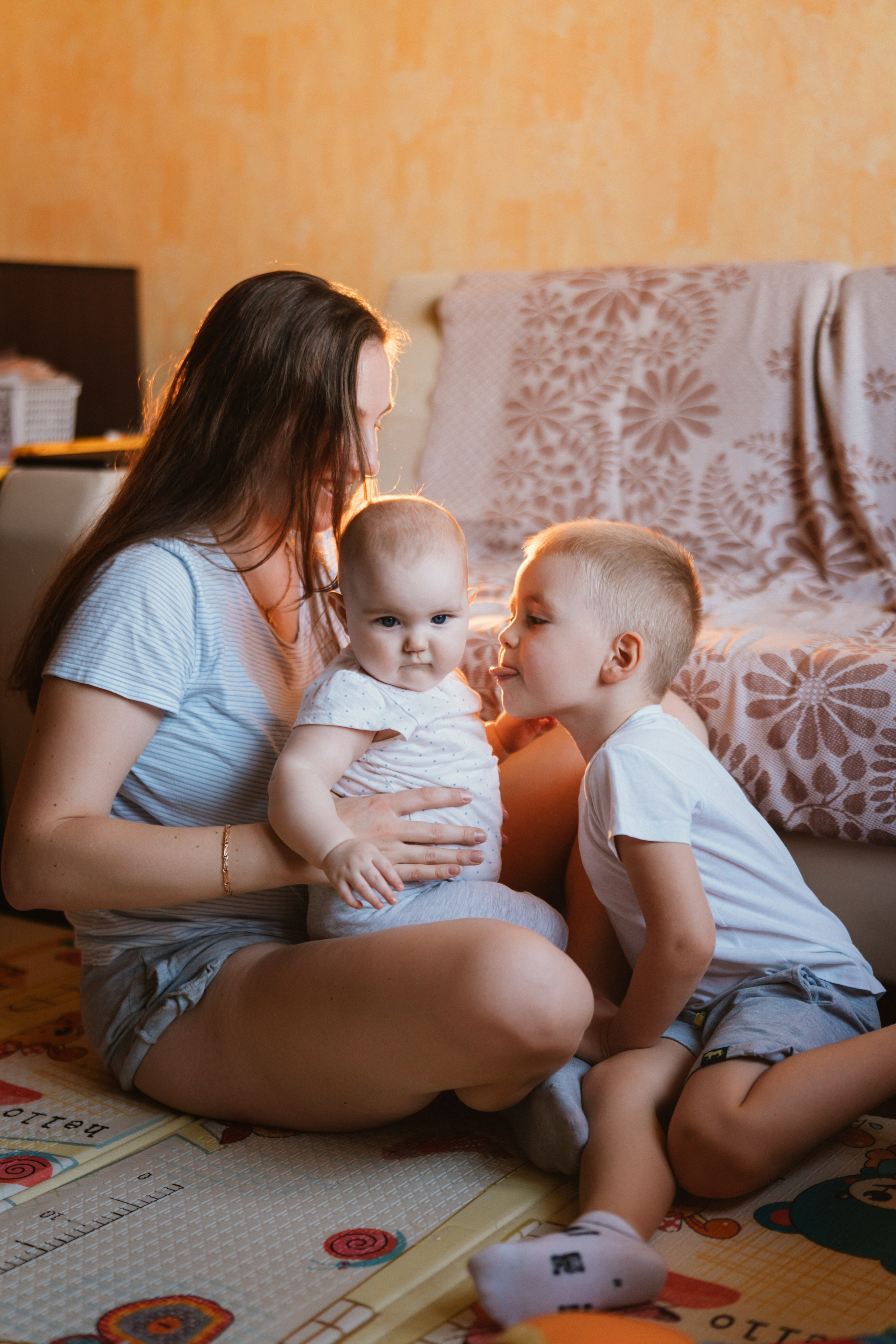 Веселая домашняя фотосессия. Детский, семейный и ньюборн фотограф в Москве Юлия Шуарт