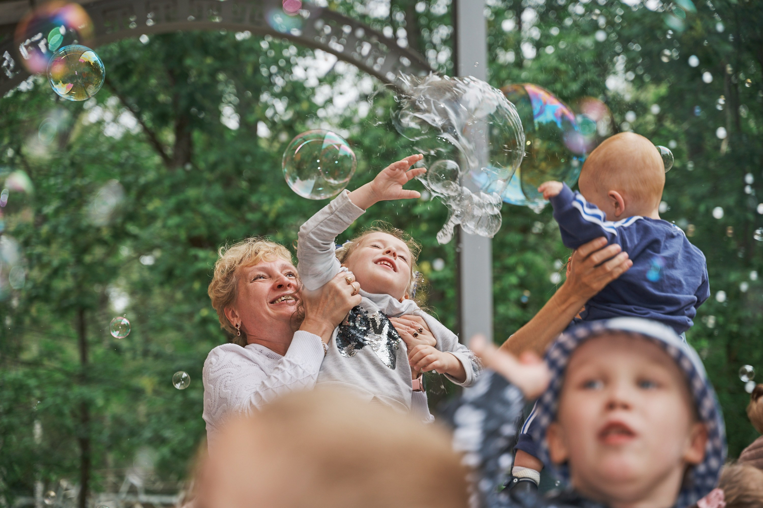 Детский карнавал, организованный при поддержке фонда «Теплота сердец». Праздники под ключ «ПраздниКKey»