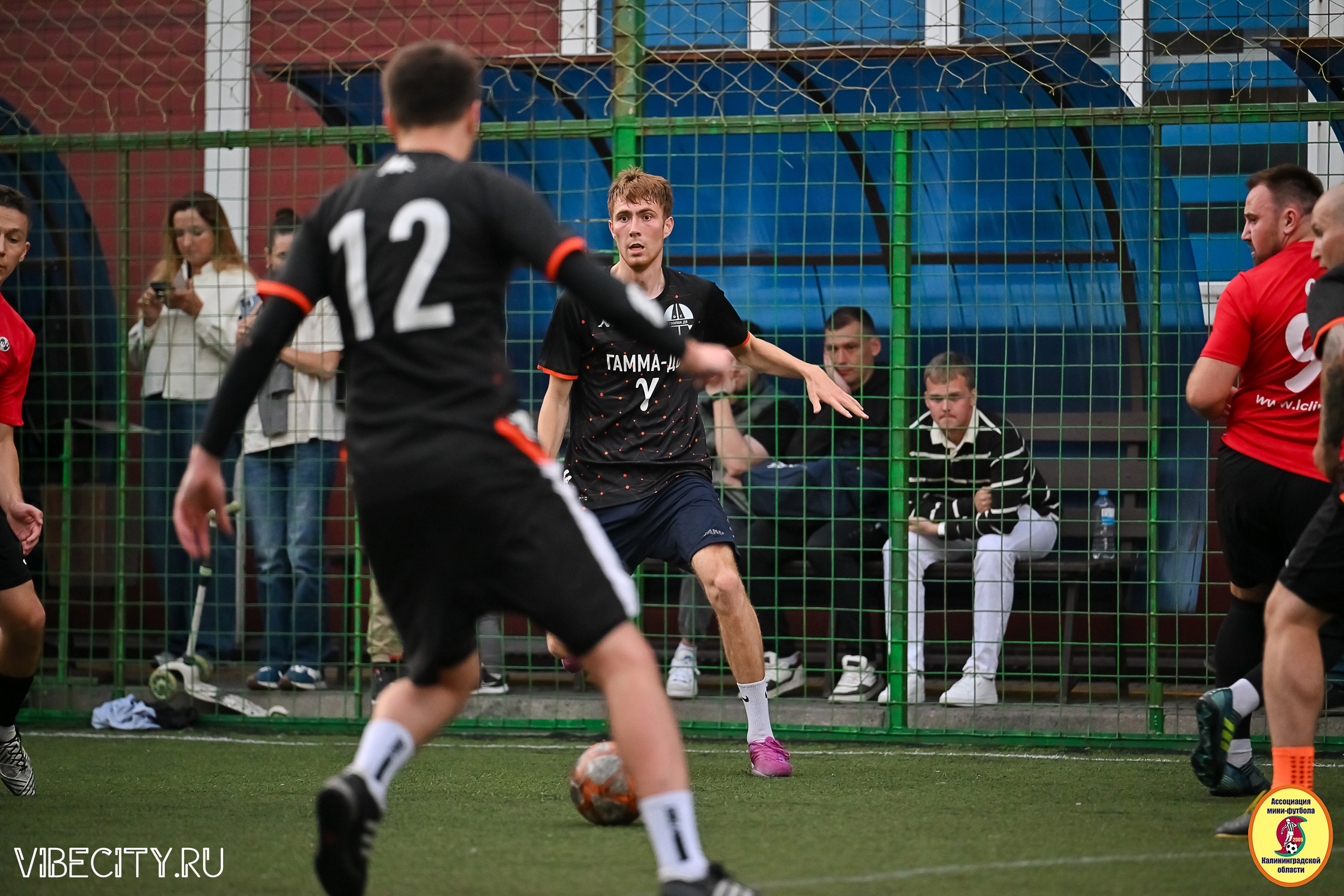 ИГРЫ МИНИ-ФУТБОЛЬНОЙ И КОРПОРАТИВНОЙ ЛИГИ. VIBECITY.RU Вайб Сити Ру Фоторепортажи Фотоотчеты Калининград