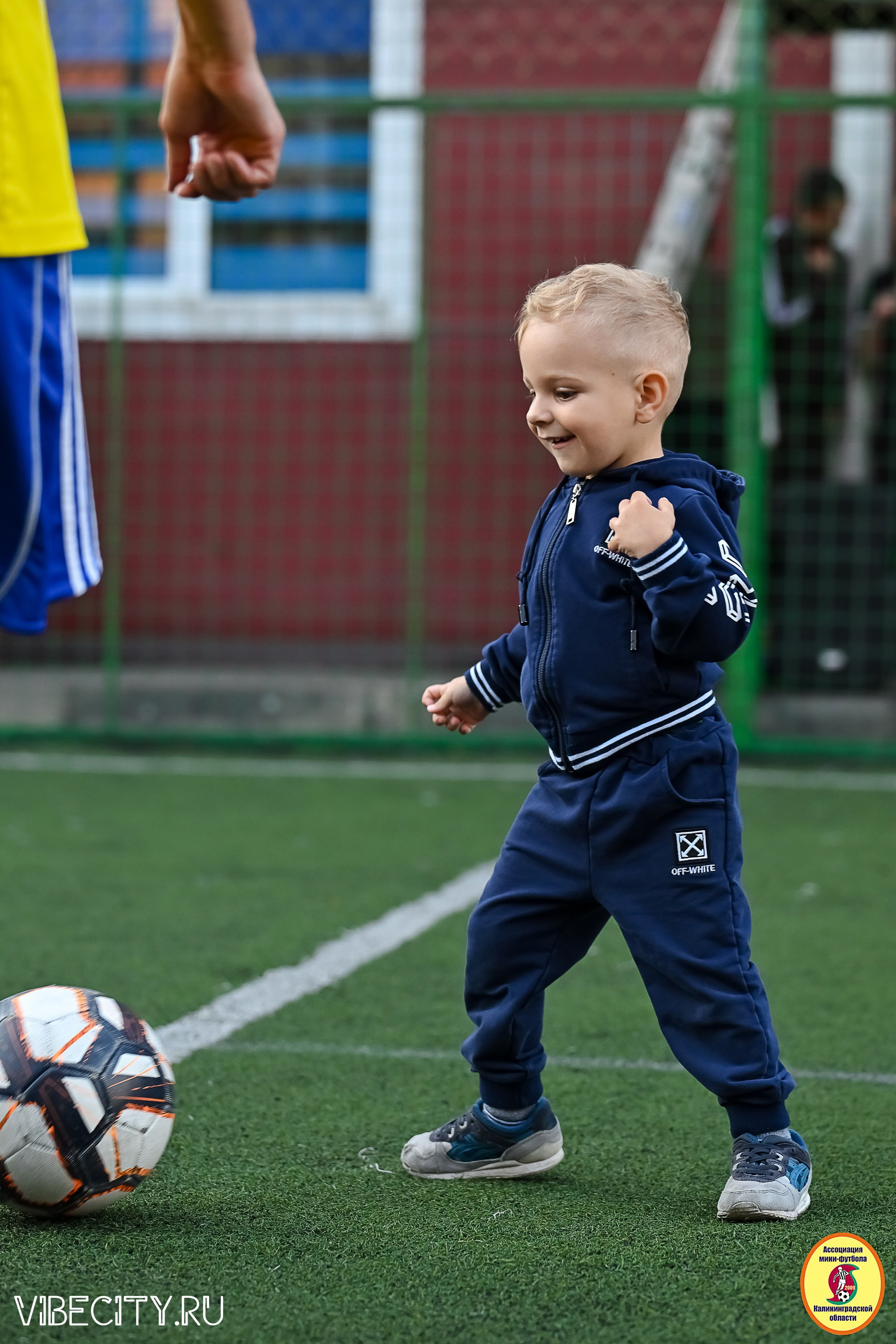 ИГРЫ МИНИ-ФУТБОЛЬНОЙ И КОРПОРАТИВНОЙ ЛИГИ. VIBECITY.RU Вайб Сити Ру Фоторепортажи Фотоотчеты Калининград