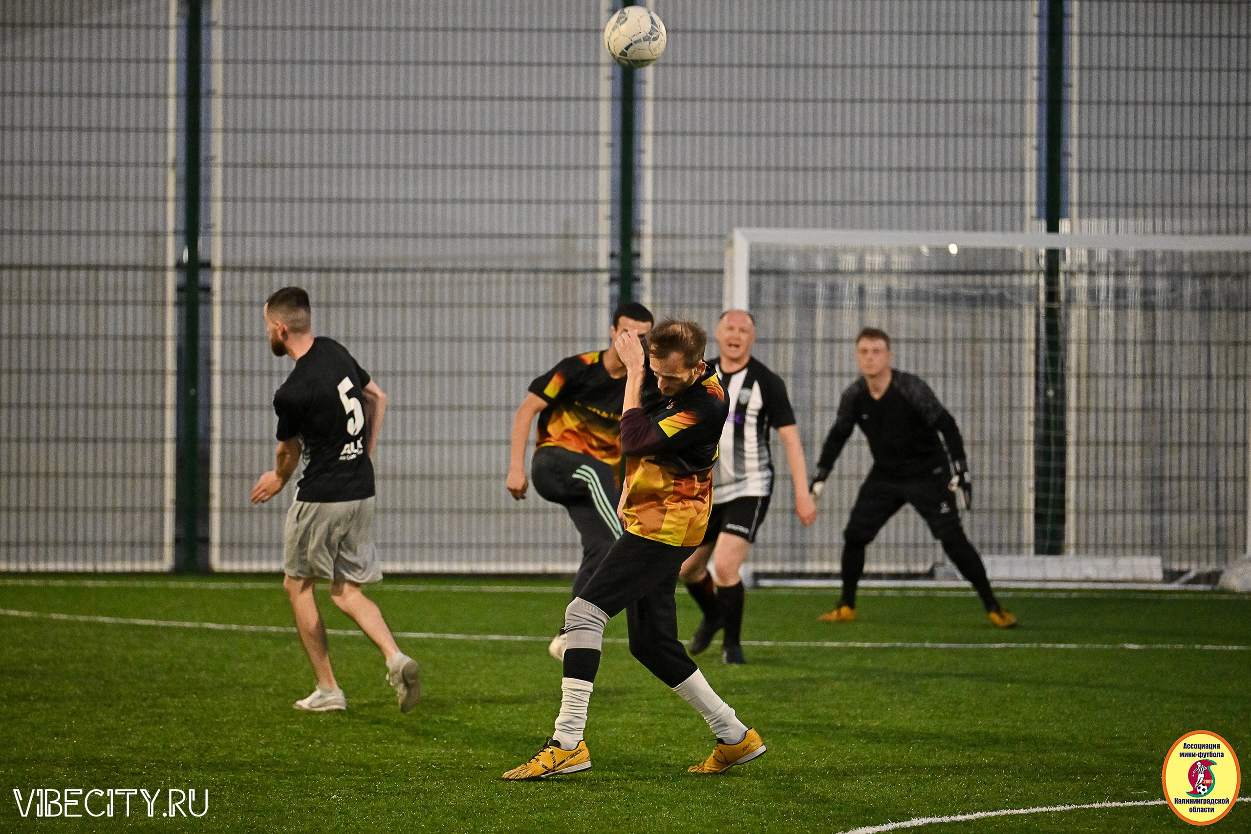 ИГРЫ МИНИ-ФУТБОЛЬНОЙ И КОРПОРАТИВНОЙ ЛИГИ. VIBECITY.RU Вайб Сити Ру Фоторепортажи Фотоотчеты Калининград