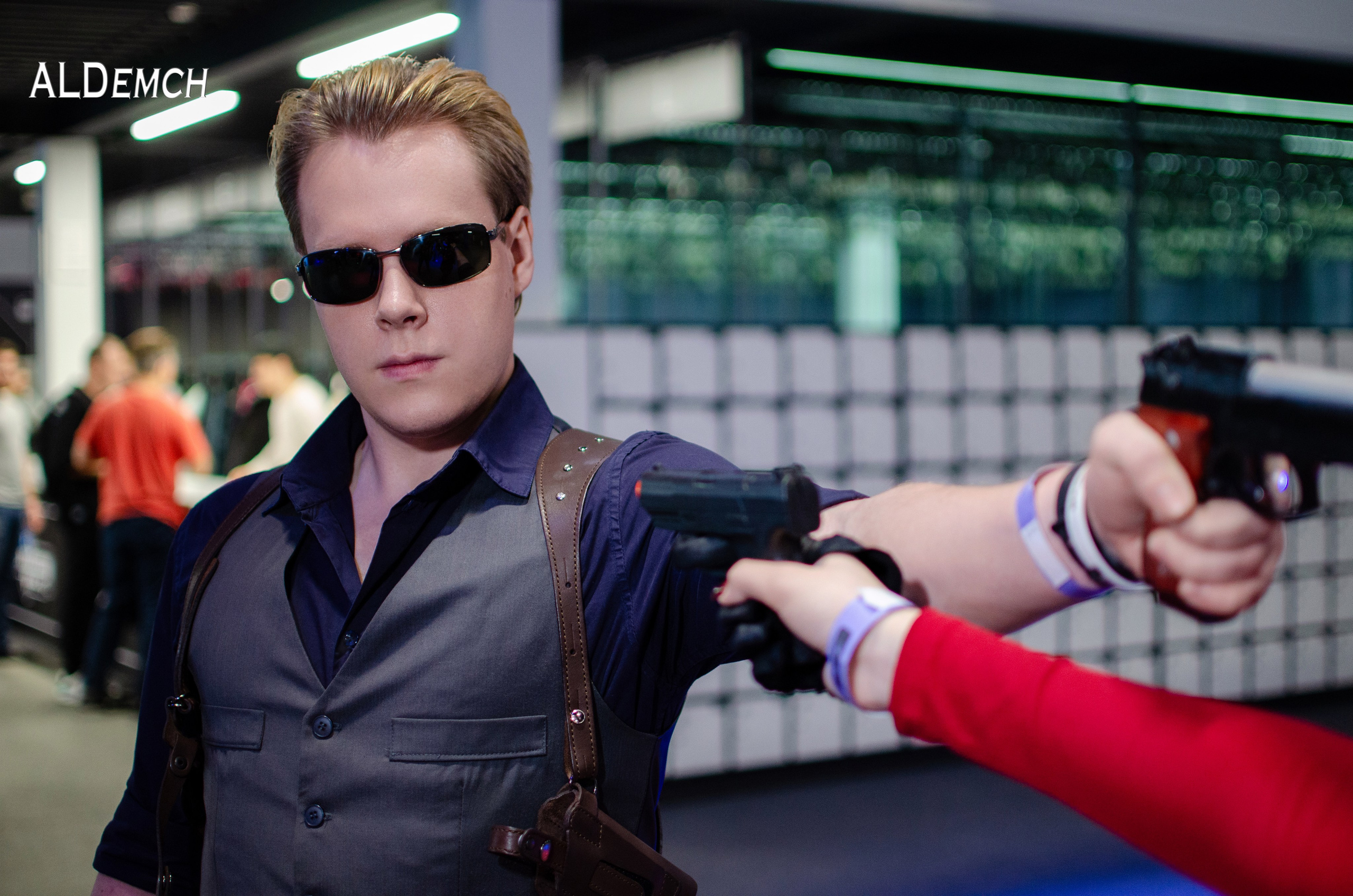 Resident Evil картинки персонажей игры и косплей фото