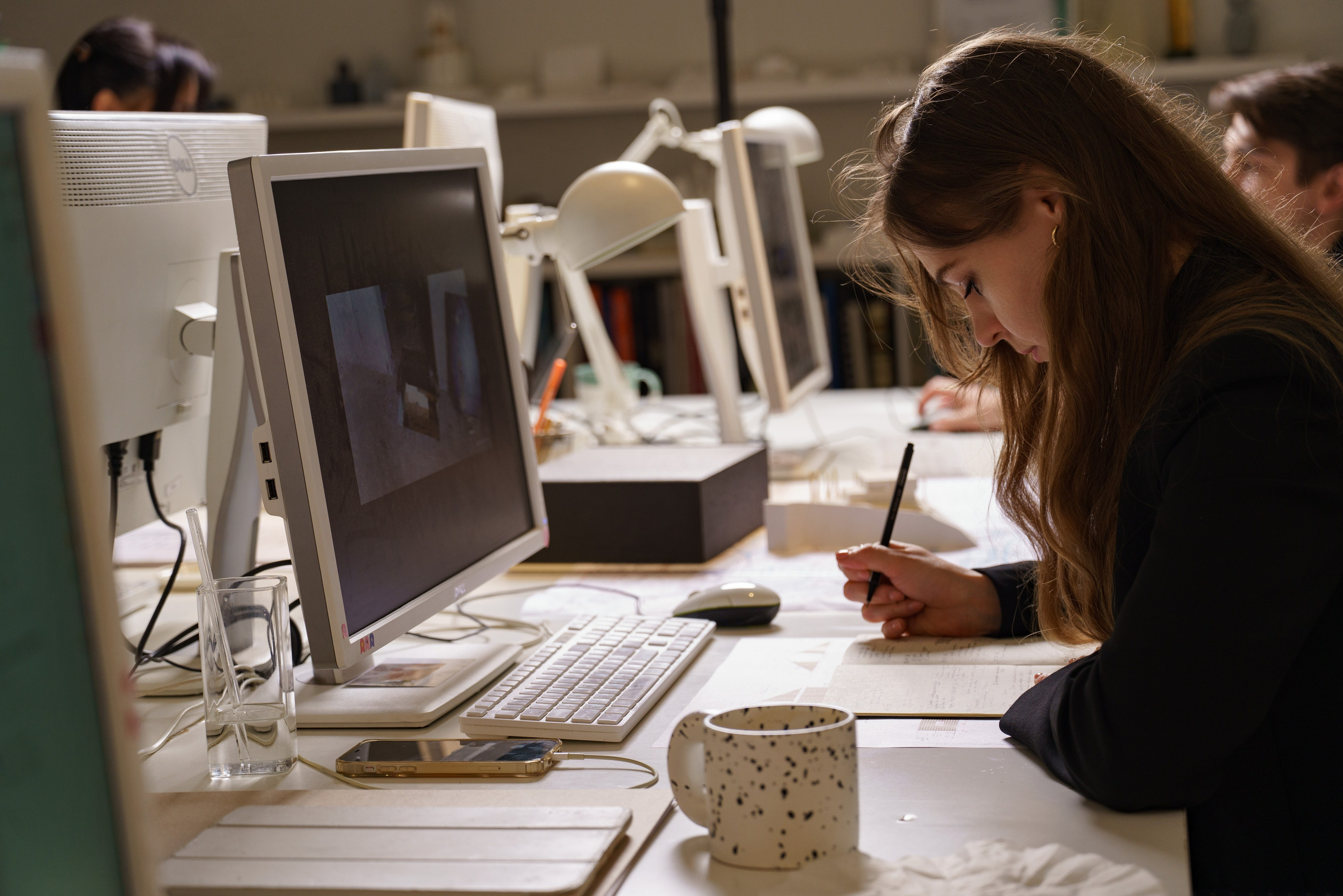Деловой портрет, бизнес фотосессии в Москве. Репортажный фотограф в Москве Измалков Артем
