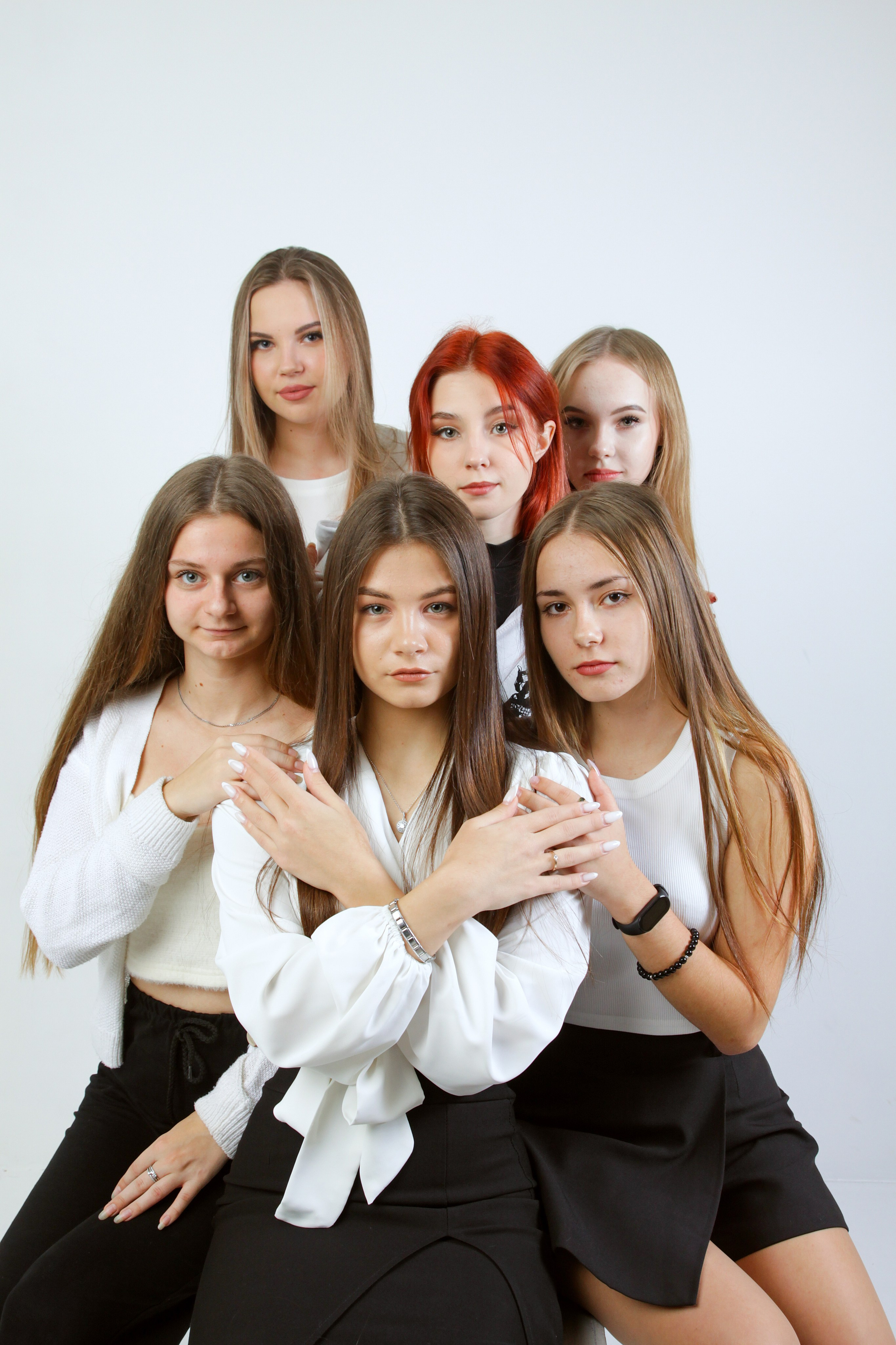 Съемка старшеклассников в студии «СОВА» г. Таганрог. Выпускные альбомы в Таганроге и Ростовской Области