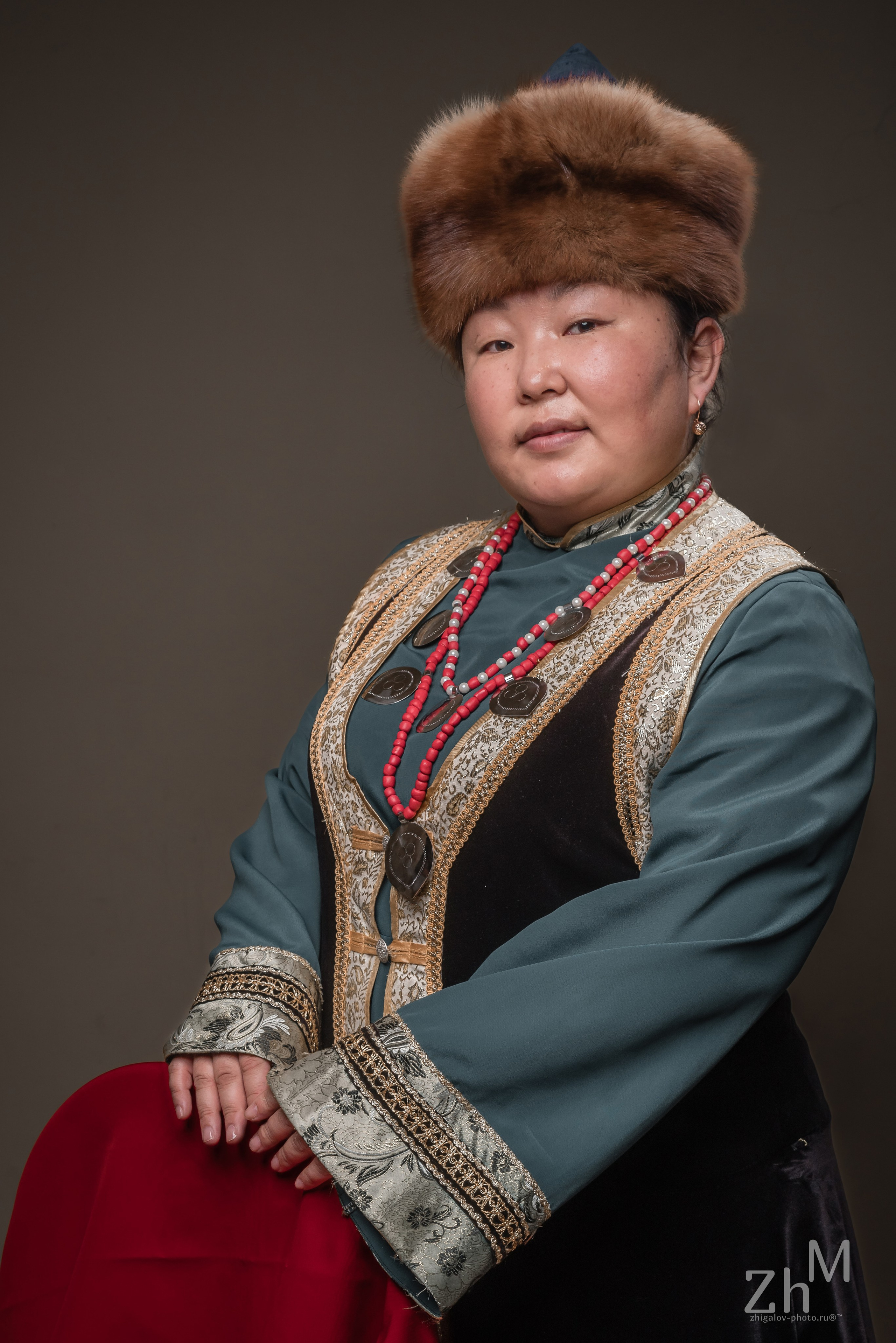 Съёмка в бурятских национальных костюмах. Семейный и свадебный фотограф в Иркутске Максим Жигалов