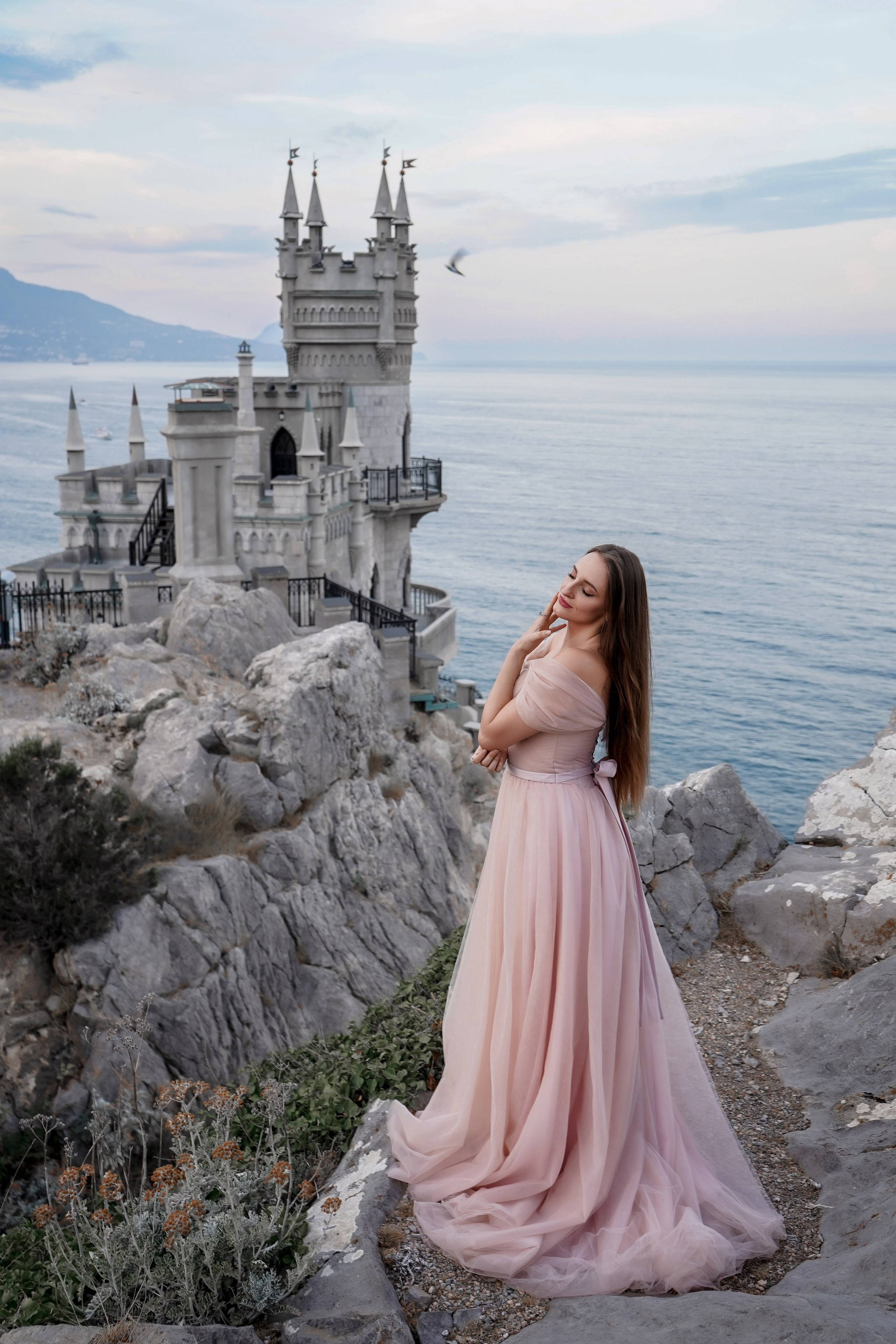 Женская фотосессия с Карелией на Ласточкином гнезде в Крыму. Свадебный фотограф в Ростове-на-Дону. Таинство Крещения и Венчания, семейные фотосессии. Алёна Чёботова