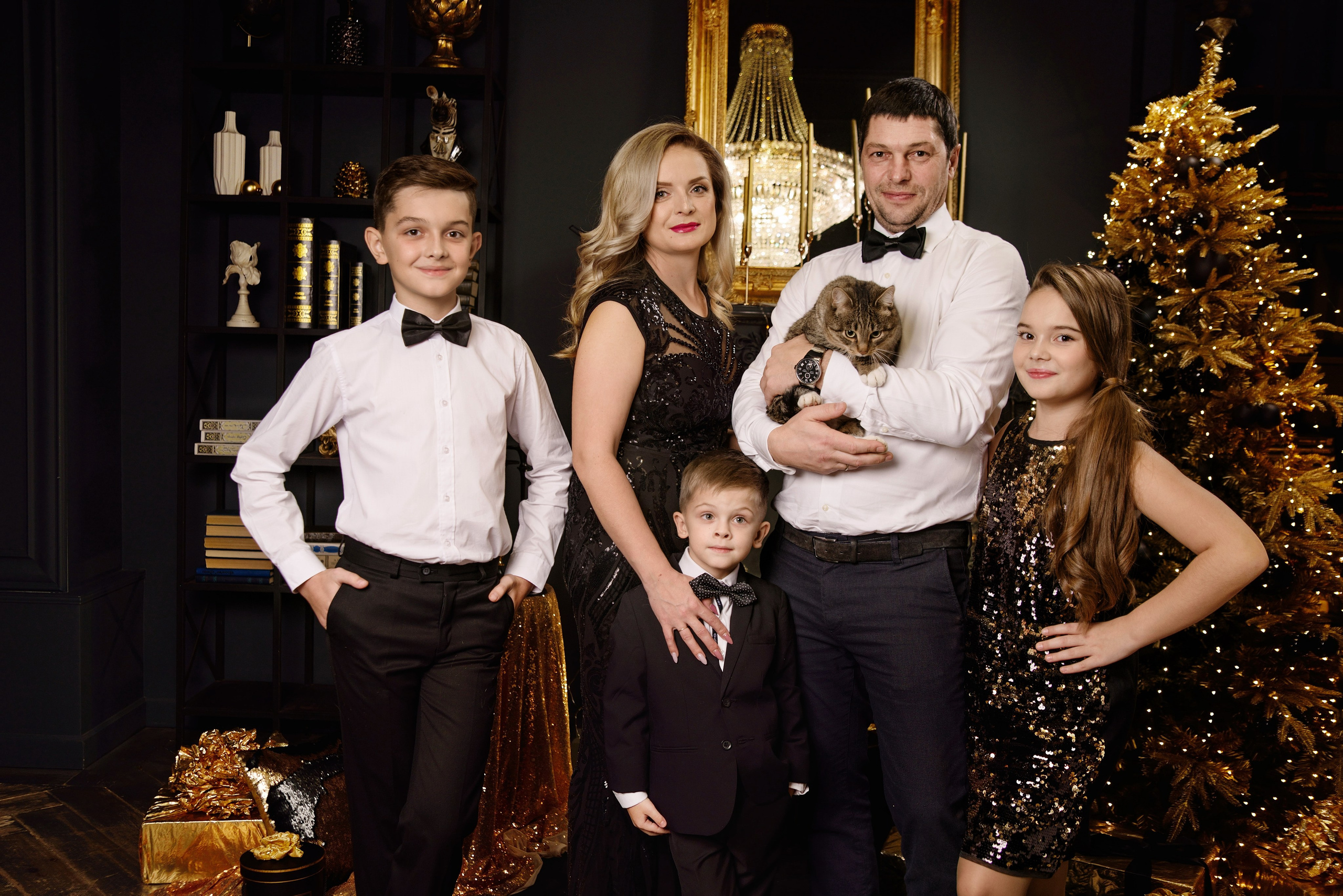 Новогодняя семейная фотосессия. Фотограф Москва: тематическая фотосессия с подбором образа