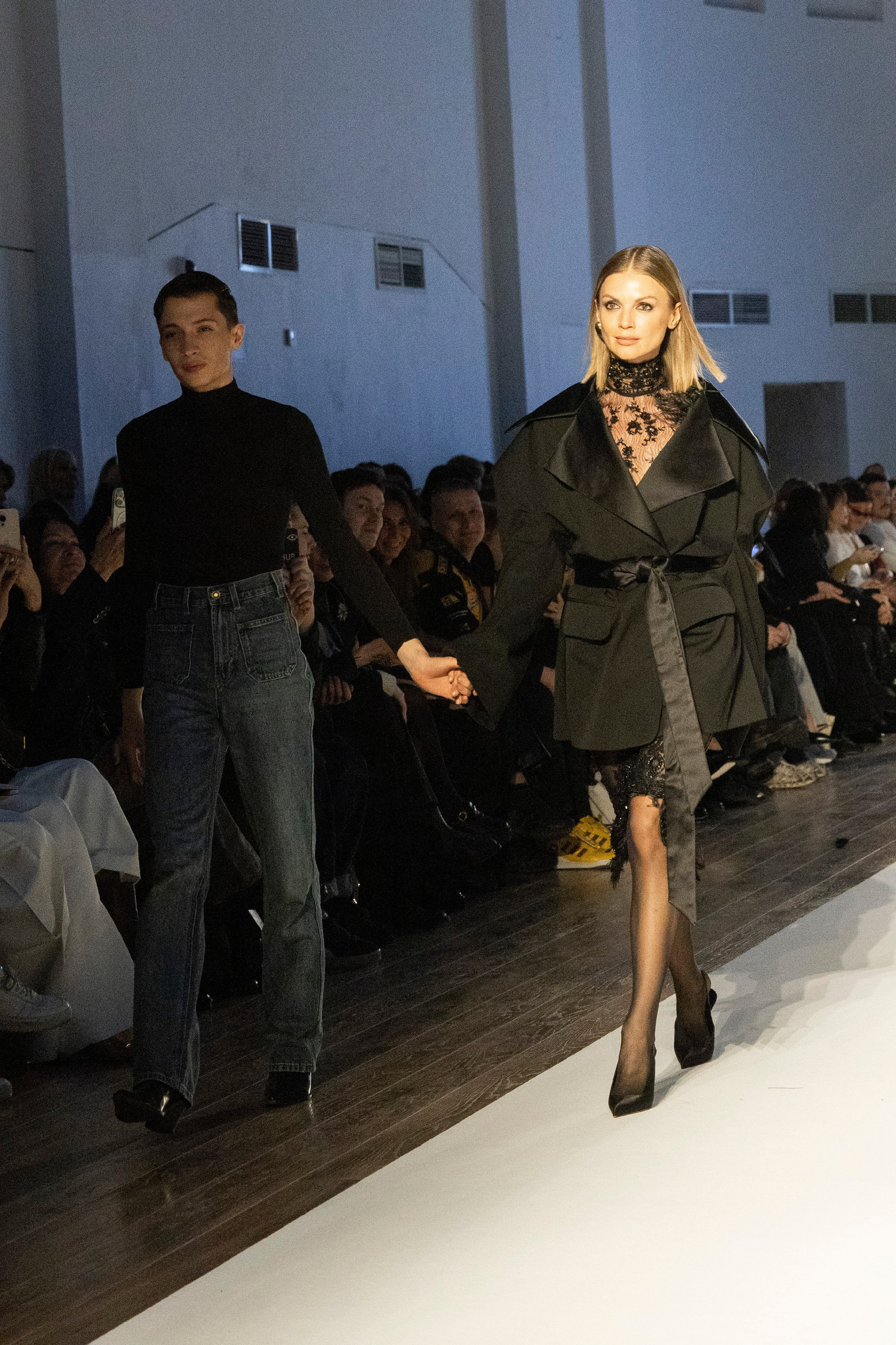 ДЛТ Собака.ru показ победителей конкурса «Новые имена в моде 2025». FOTOFAQ SKOOL г. Санкт-Петербург: очные, дистанционные и онлайн курсы фотографии