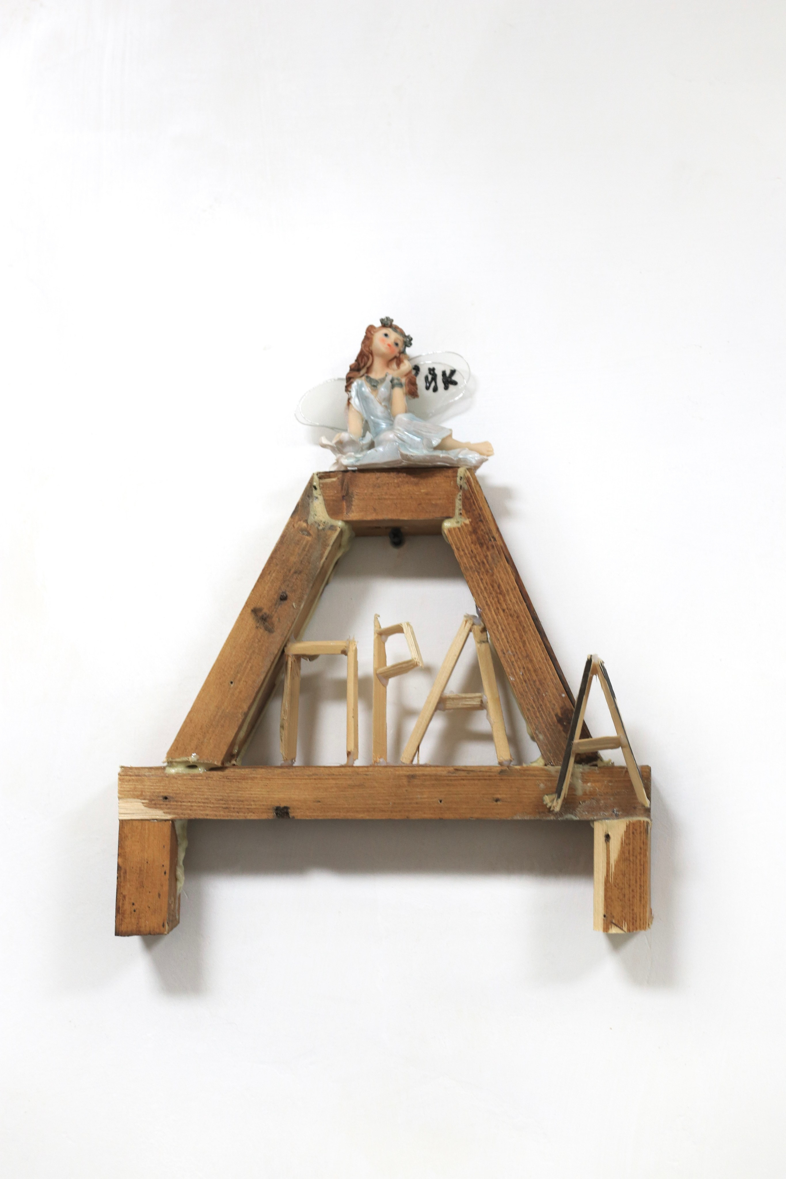 Ребус, дерево, Софья Григорьева, объект, современное искусство