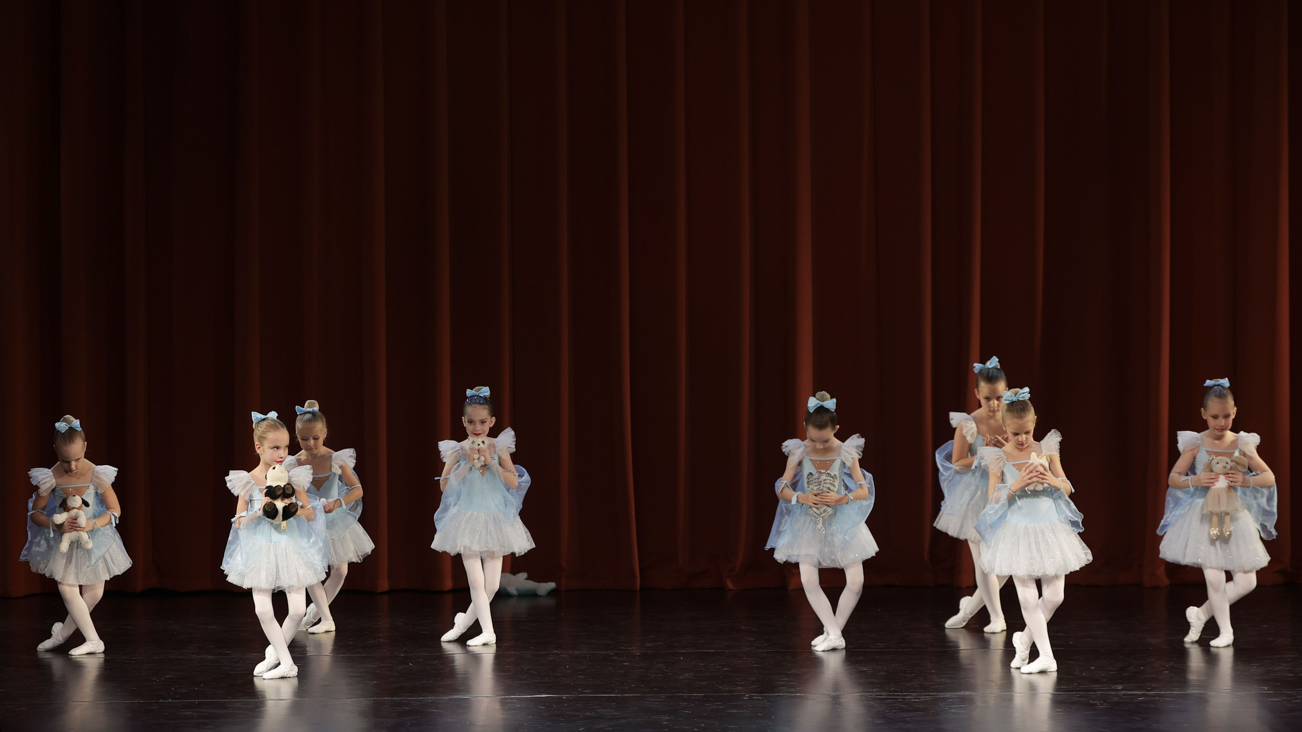 Фестиваль хореографического искусства «КУБОК ЛЕГЕНДЫ — 2025». Выпускные альбомы и школьный фотограф в Подольске, Троицке, Щербинке, Москве и Московской области