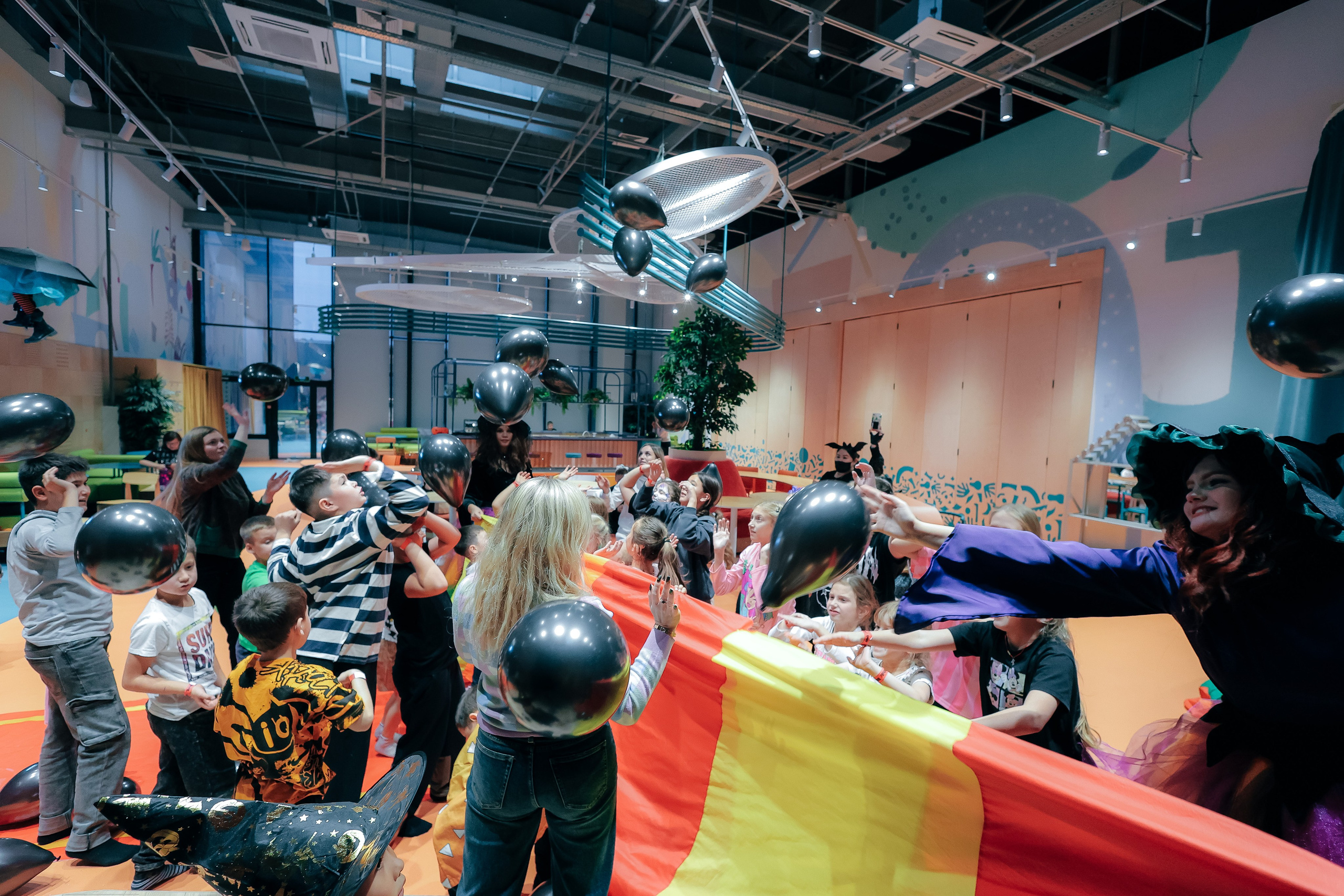 02.11 Halloween в Zhooki Park. Команда специалистов в мире фотографии и видео. Детский фотограф, семейный фотограф