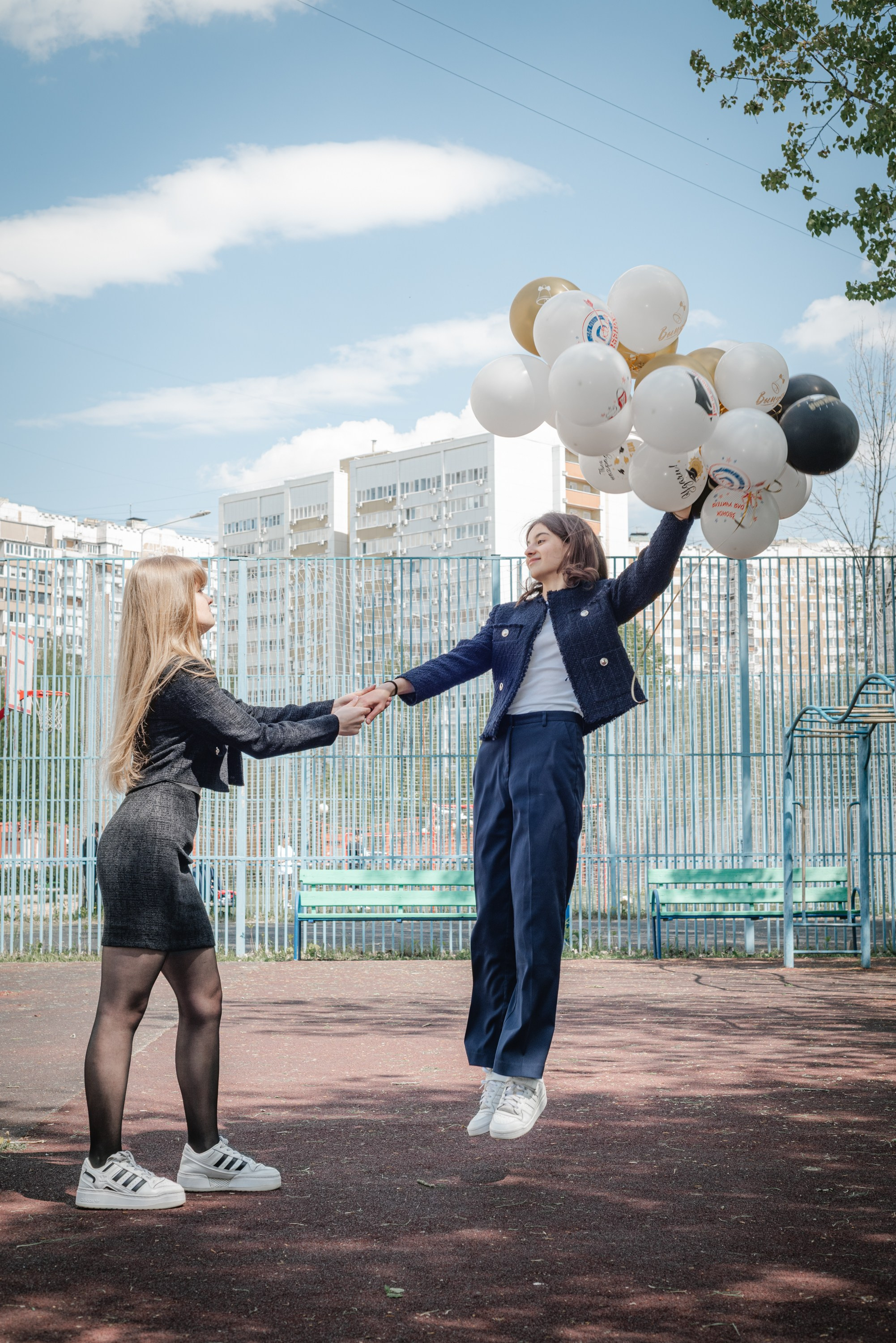 Выпускной альбом 9А класса — фотосессия, видео, репортаж и пожелания в Москве. MILATE — выпускные альбомы, фотосессии и видео в Москве