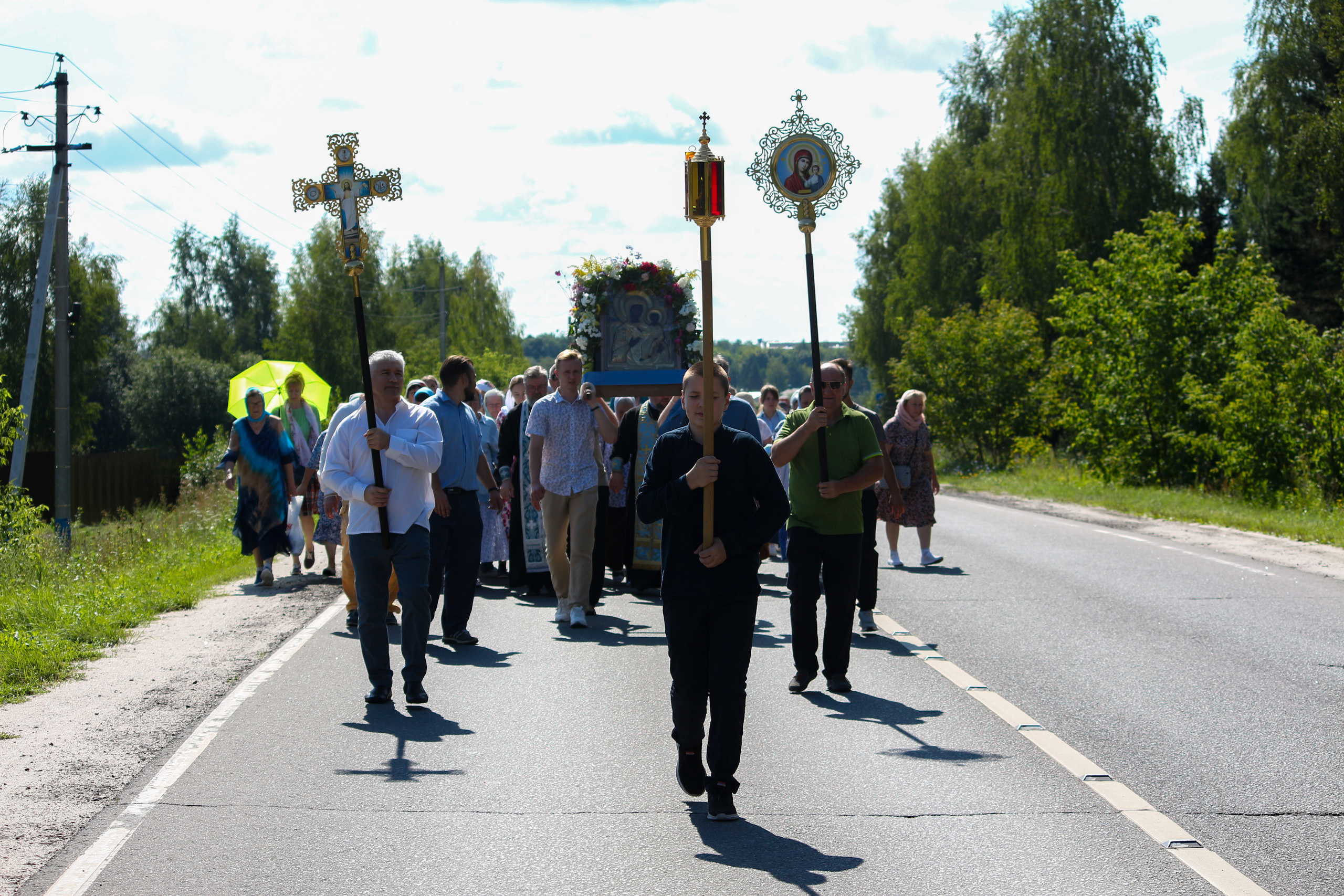 Крестный ход со Смоленской иконой Божией Матери