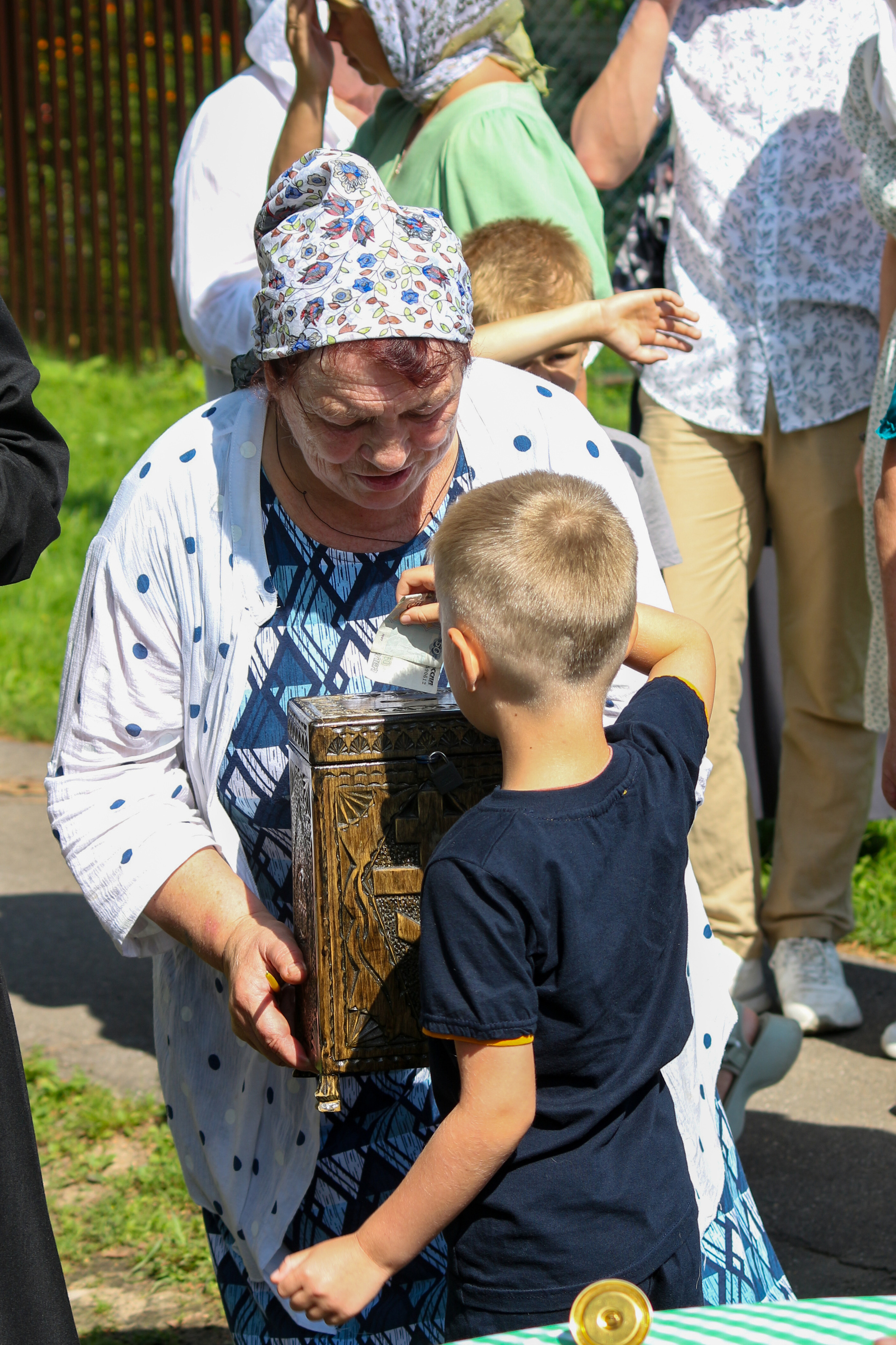 Крестный ход со Смоленской иконой Божией Матери