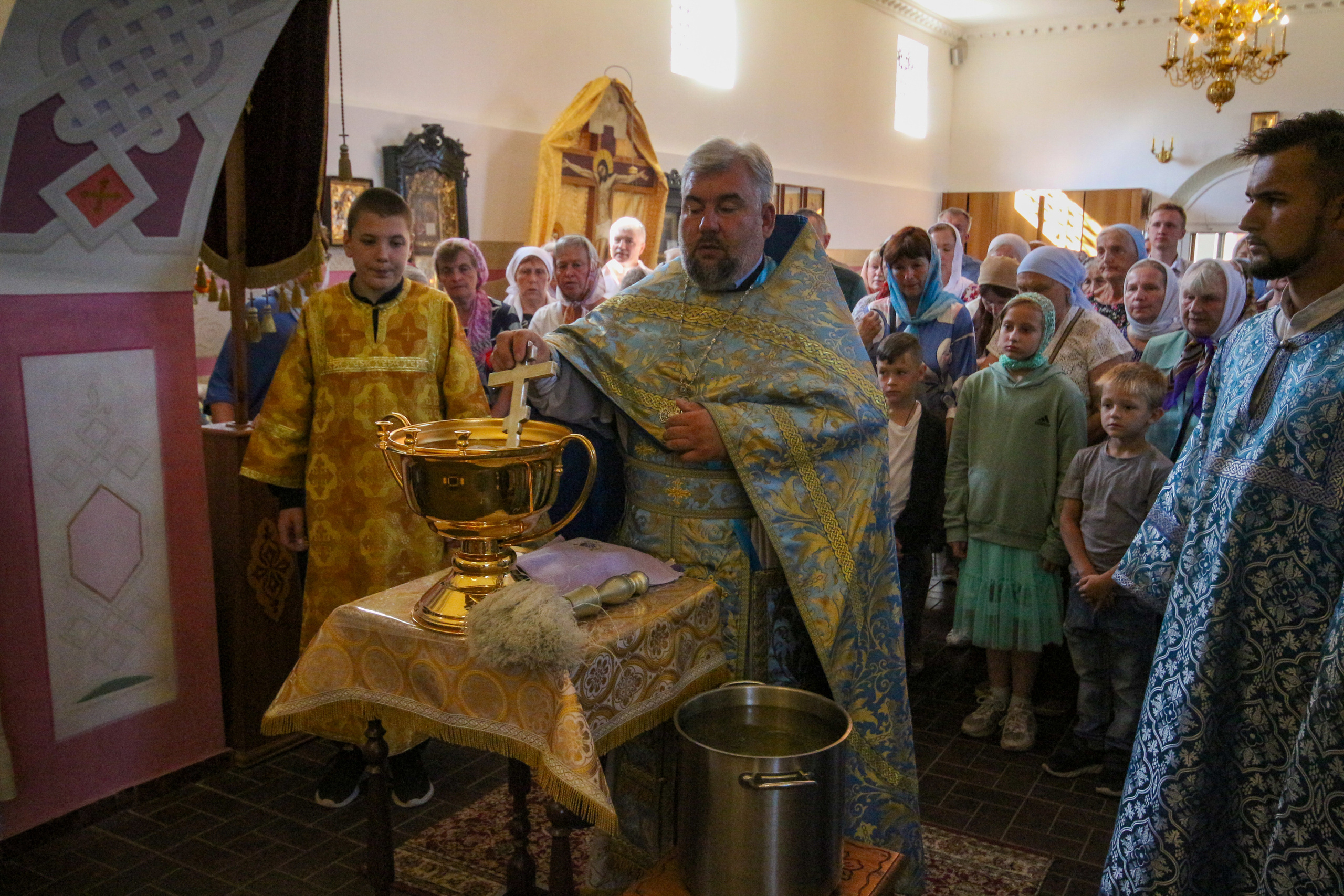 Крестный ход со Смоленской иконой Божией Матери