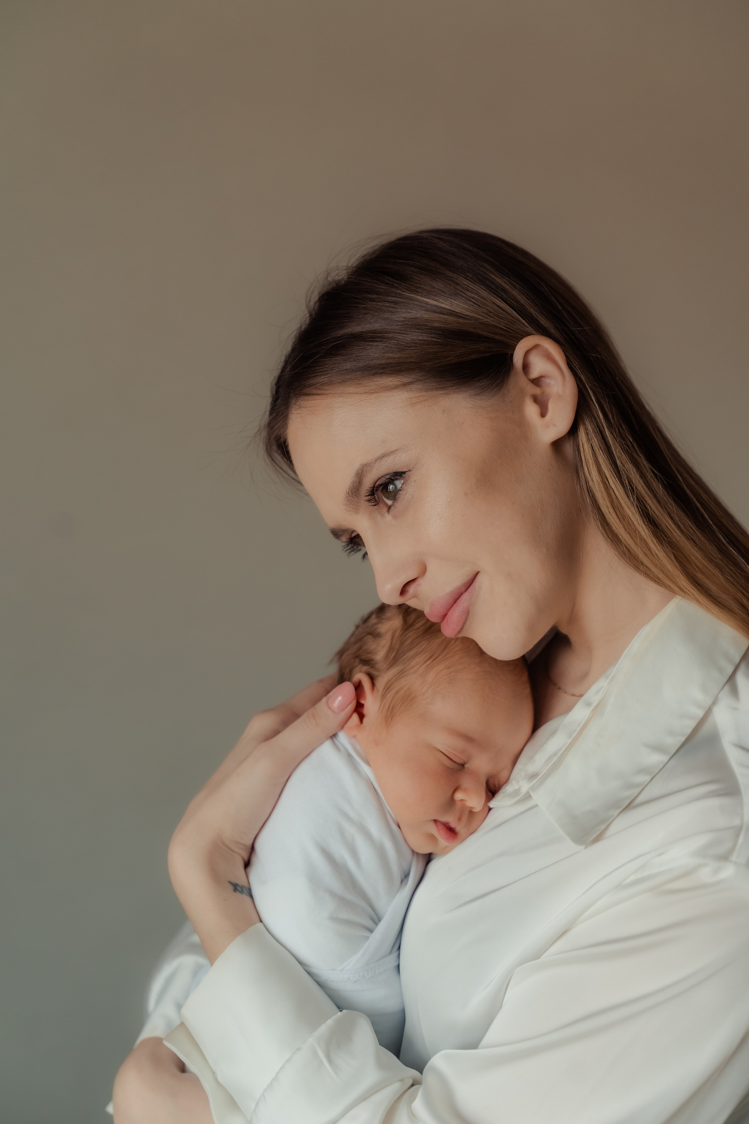 Фотосъемка новорожденного в минималистичном стиле