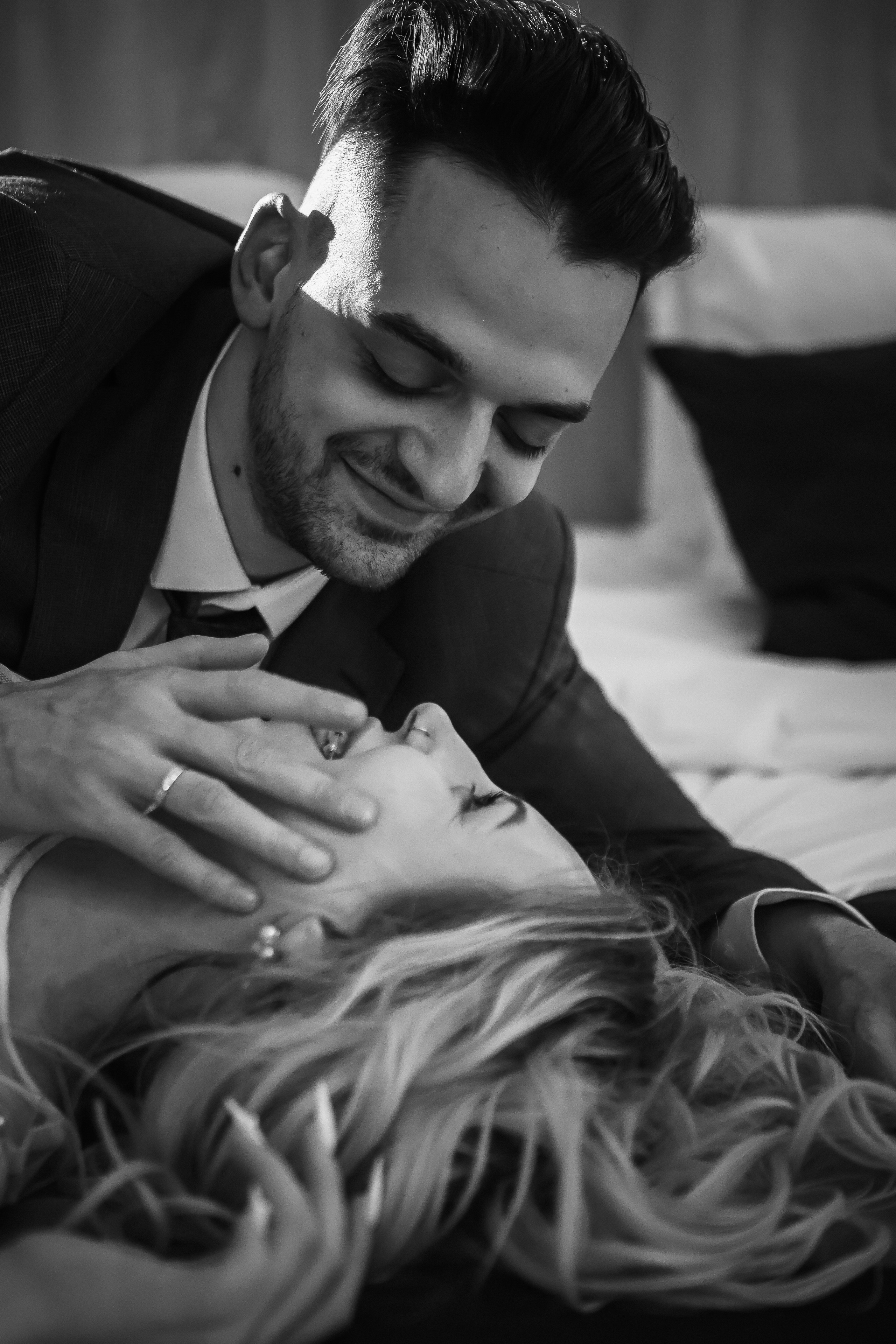 Свадьба в стиле папарацци: Софринопарк превращается в сцену захватывающего действа!. Свадебный фотограф в Москве