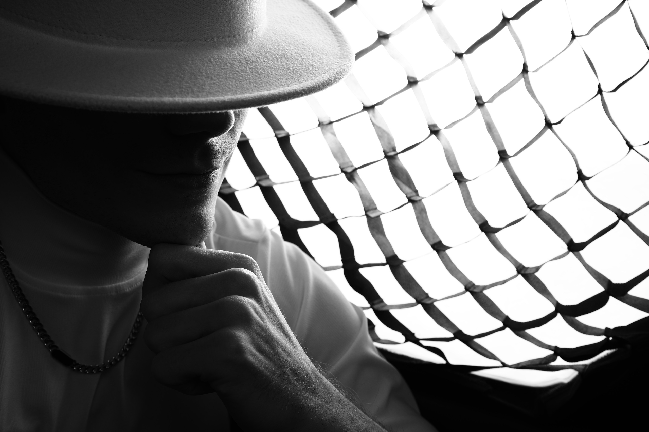 The White hat Alex. Профессиональный фотограф в Воронеже Владислав Крылов