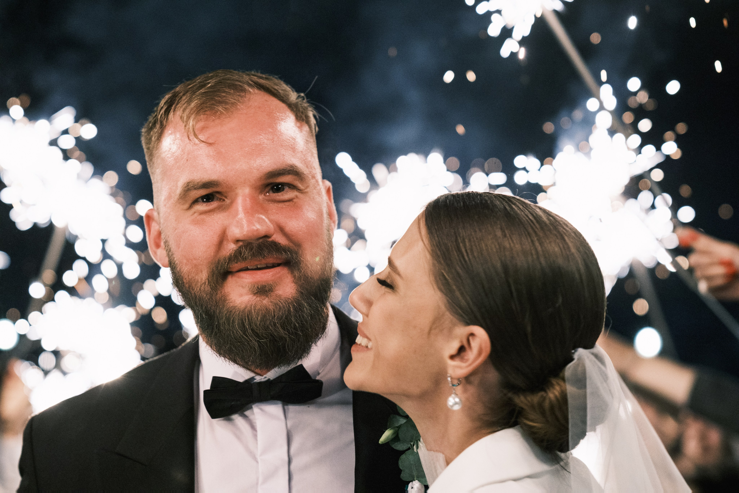 Олег и Лиза под бенгальскими огнями. Professional photoartist in St. Petersburg (wedding, reportage, portrait, model book, love story) Alexander Shvedov