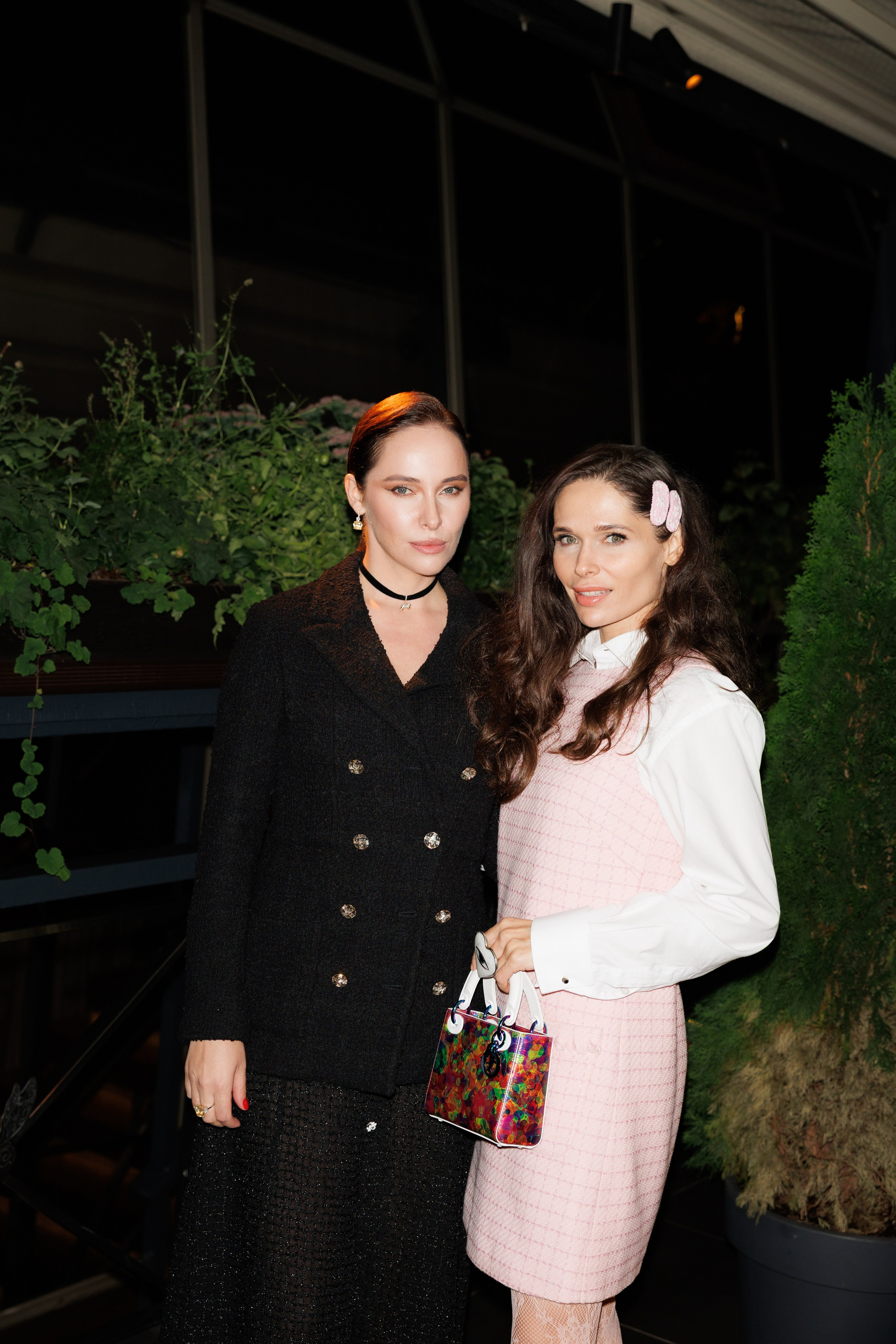 Ирина Зарькова и Полина Аскери на Дне Рождения ресторана «White Rabbit» Белый Кролик