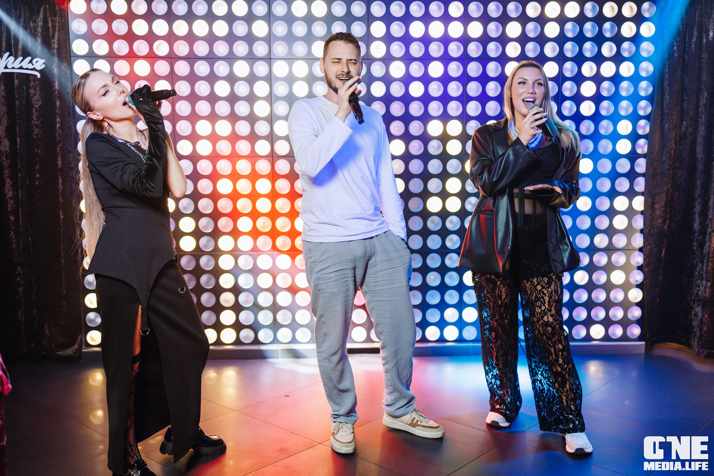 Фоторепортаж из караоке-клуба Эйфория. One Media Life: фоторепортажи, фотоотчеты с мероприятий и заведений