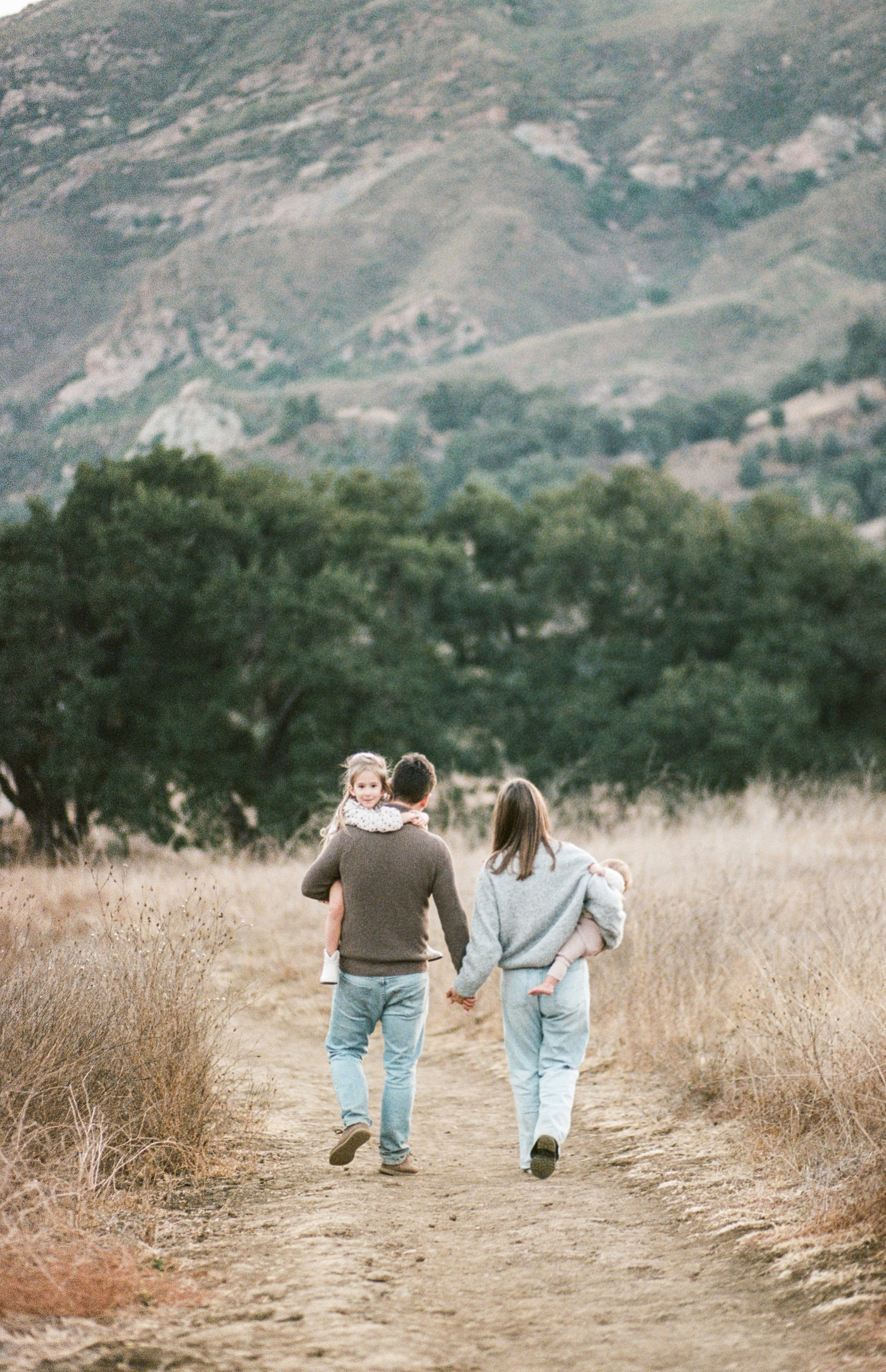 Family. Film photographer in Los Angeles Anastasiya Pankova