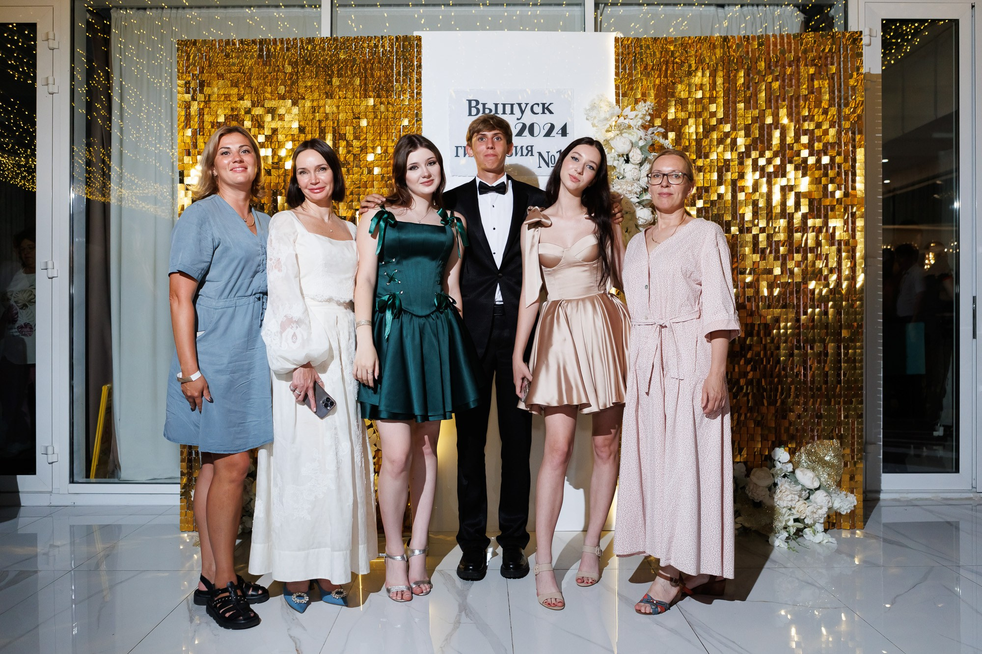Выпускной вечер в Севастопольской гимназии № 1 имени А. С. Пушкина. Свадебный фотограф, фотосъемка в Крыму, Севастополе, Симферополе, Ялте