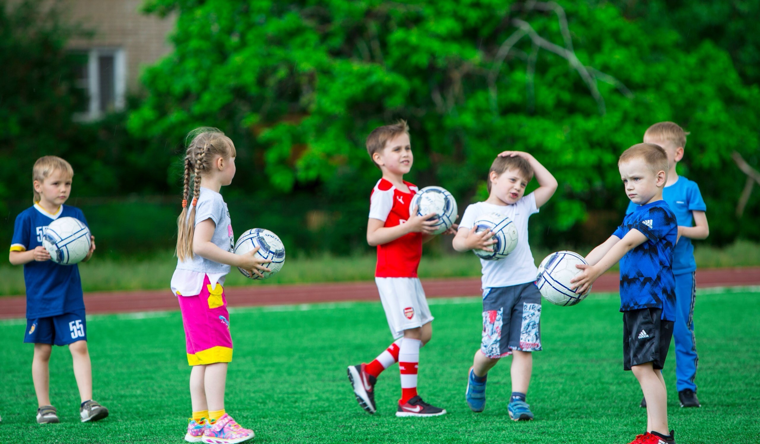 Футбольная школа «Юниор». Выпускные альбомы и школьный фотограф в Подольске, Троицке, Щербинке, Москве и Московской области