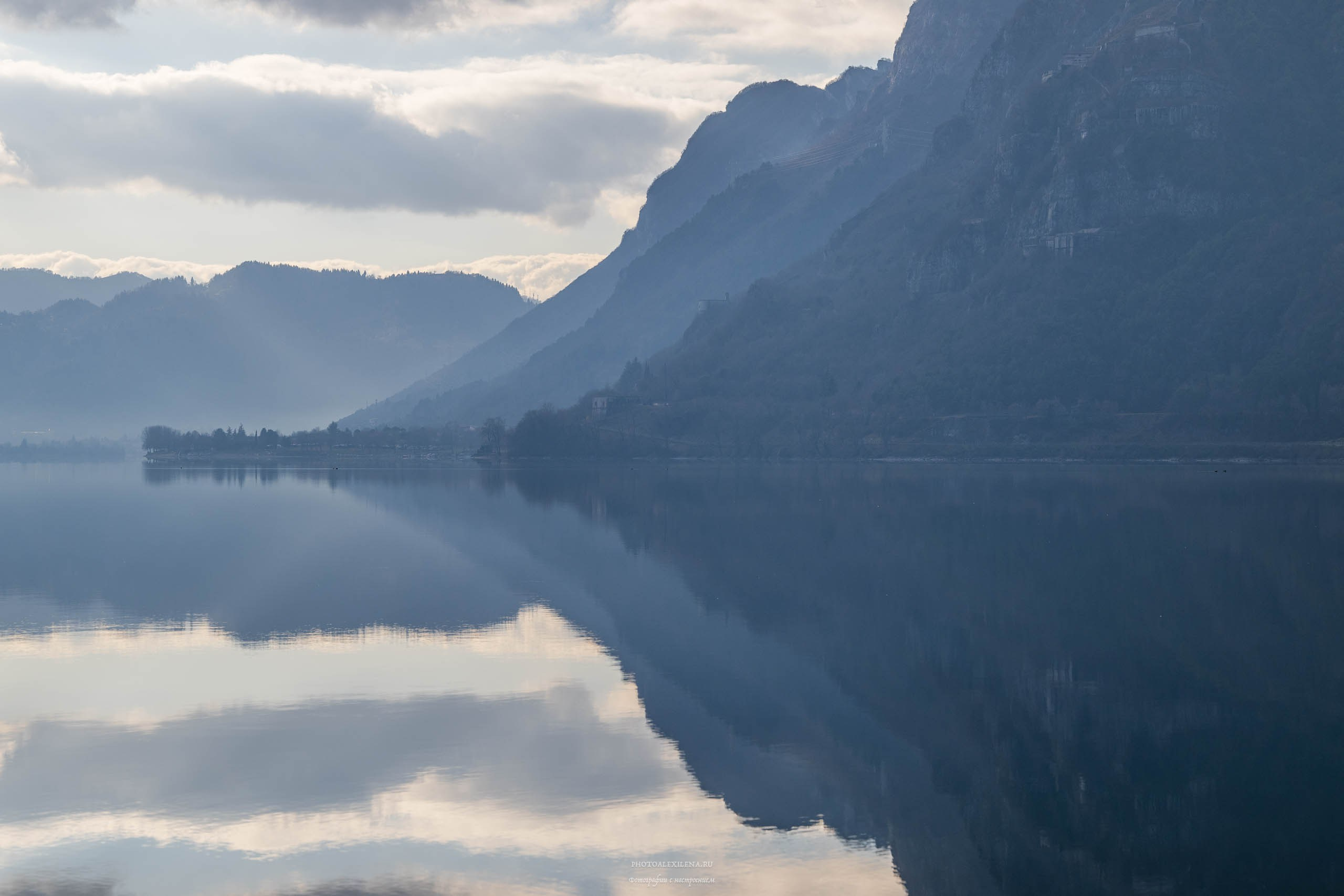 Озеро Идро-маленькая жемчужина. Авторские стильные фотокартины