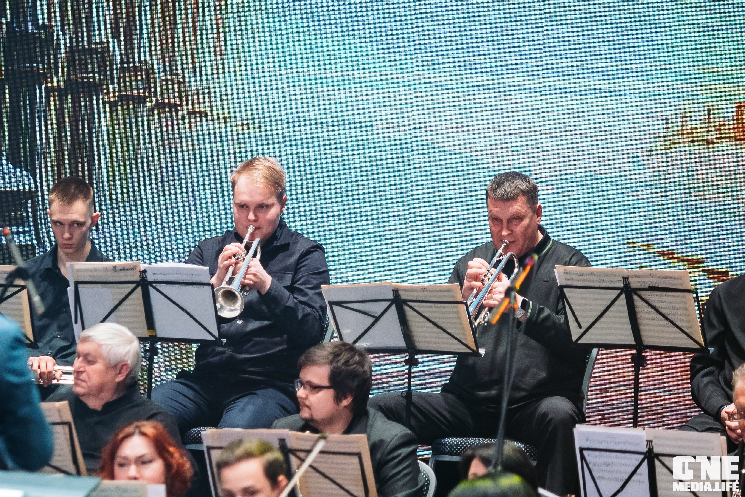 Концерт 8 марта в Янтарь холл. One Media Life: фоторепортажи, фотоотчеты с мероприятий и заведений