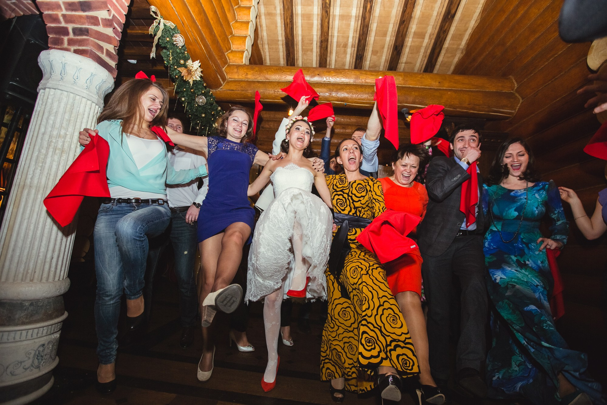 Зимняя свадьба в русских традициях. Семейный, портретный и свадебный фотограф в Санкт-Петербурге и Москве