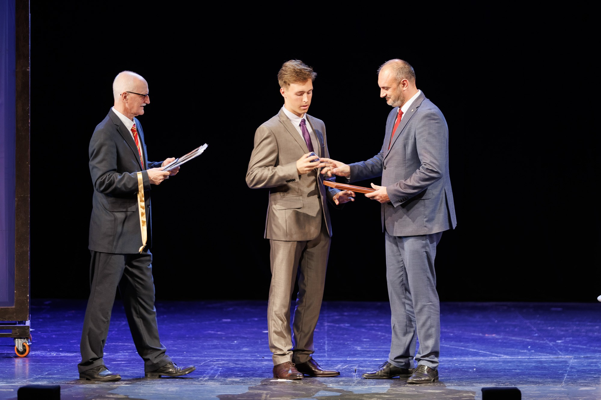 Выпускной вечер в Севастопольской гимназии № 1 имени А. С. Пушкина. Свадебный фотограф, фотосъемка в Крыму, Севастополе, Симферополе, Ялте