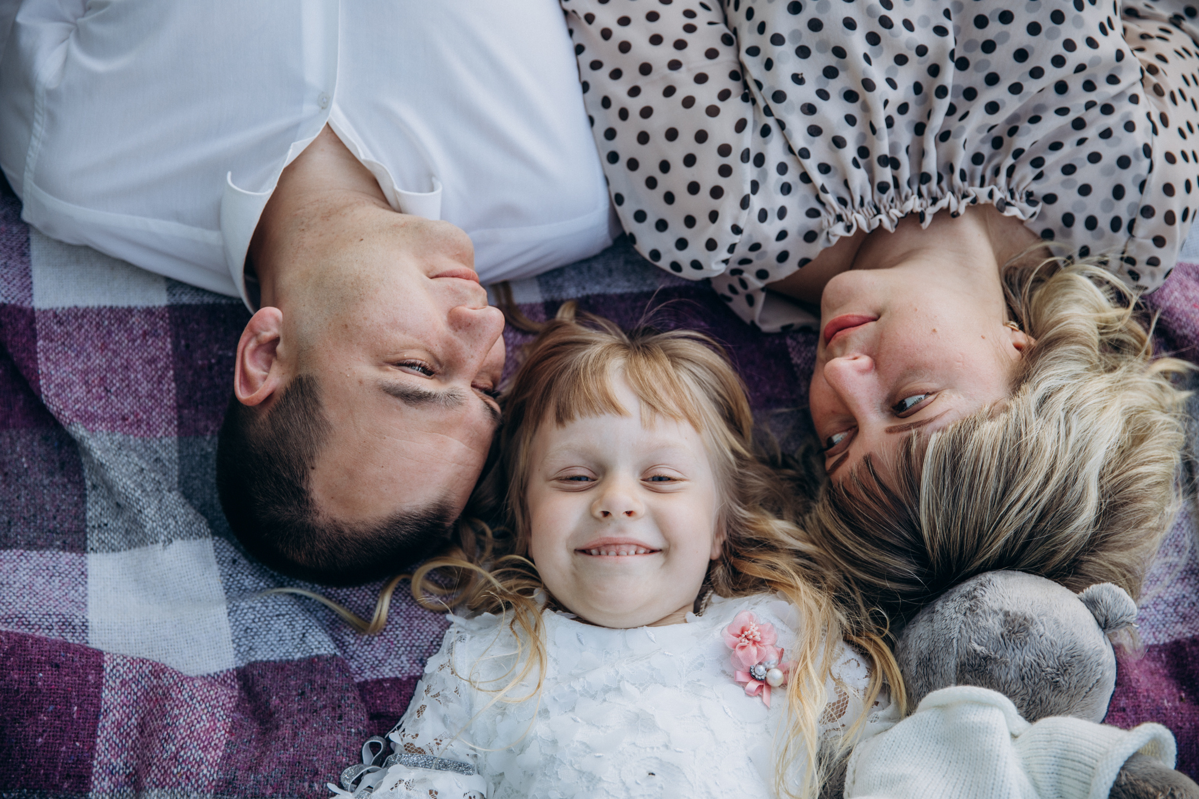 Даша, мама Оля, папа Саша. Семейный фотограф Оля Гладченко