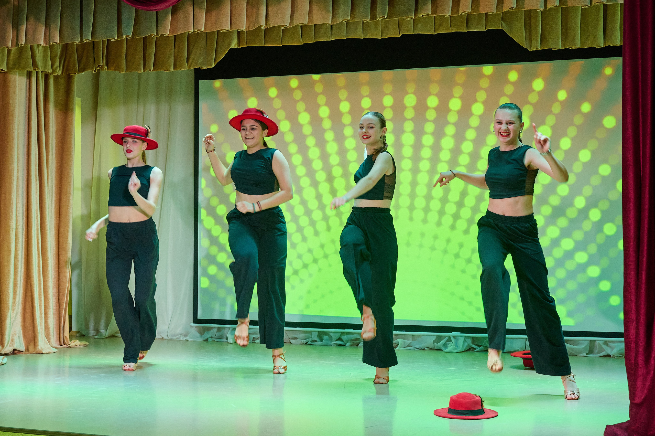 8 марта в Виноградном. Жизнь курорта Кабардинка в фотографиях