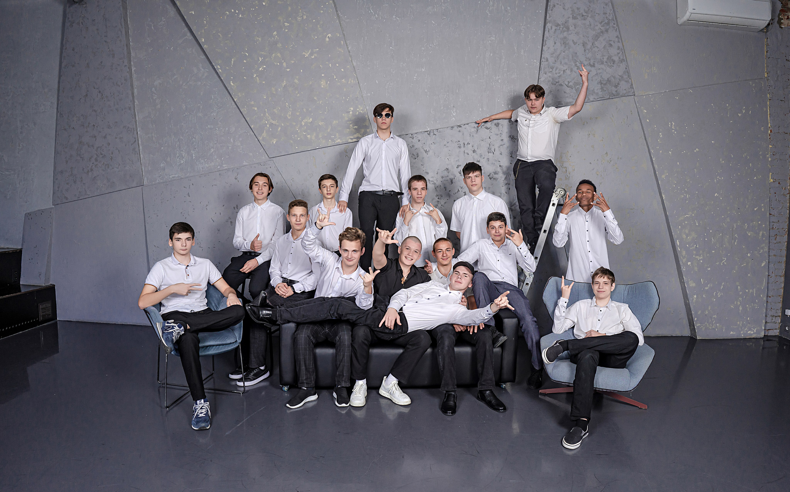 Фотосессия Школа 4 Класс 9А. Современные Выпускные Альбомы в Ростове-на-Дону