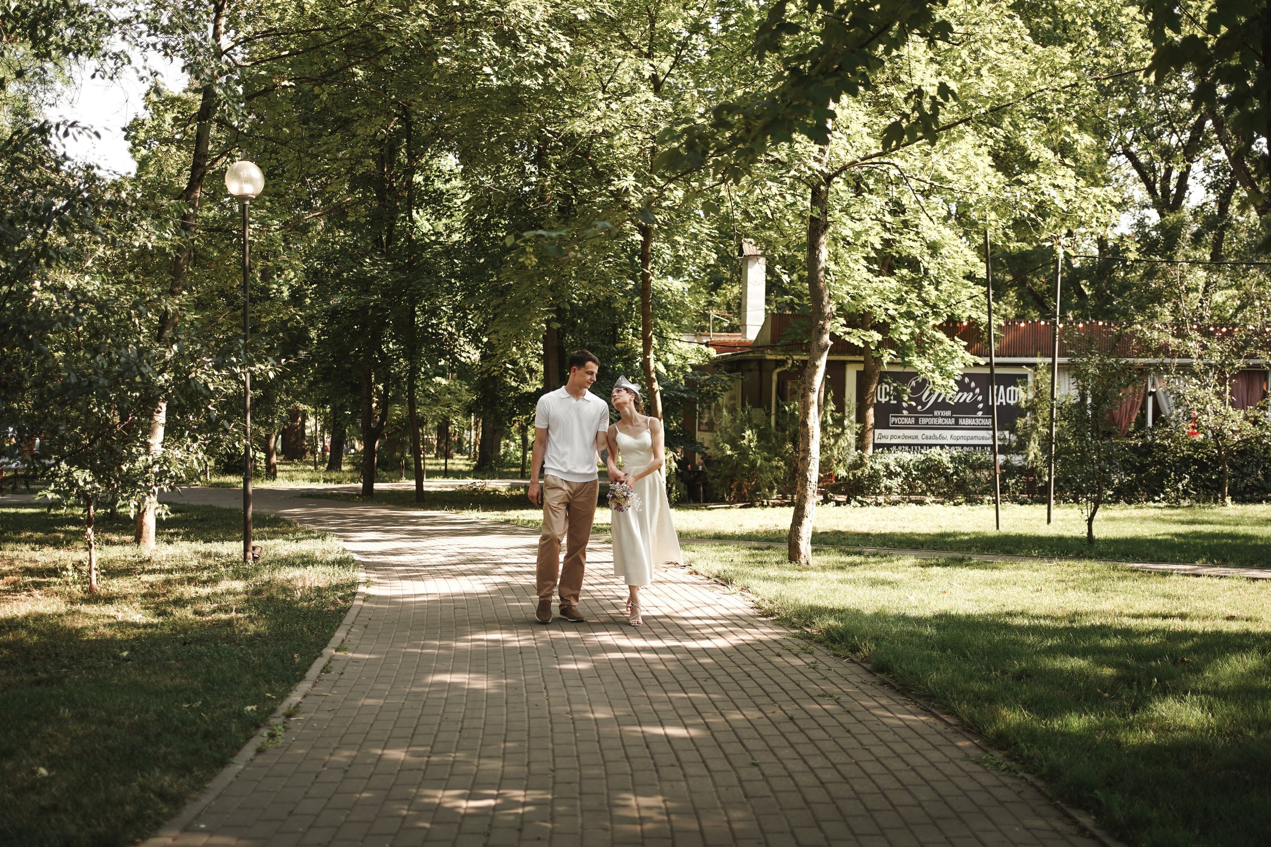 Свадебная фотосессия в парке имени Октябрьской Революции в г. Ростов-на-Дону. Свадебный фотограф в Ростове-на-Дону. Таинство Крещения и Венчания, семейные фотосессии. Алёна Чёботова